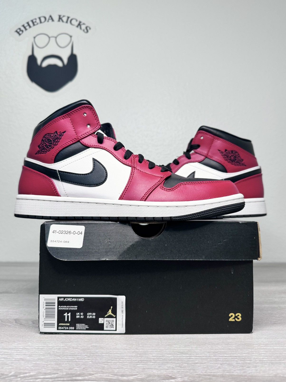 Jordan Brand Jordan 1 mid chicago 554724-069 size 11 Size US 11 / EU 44 - 1 Thumbnail