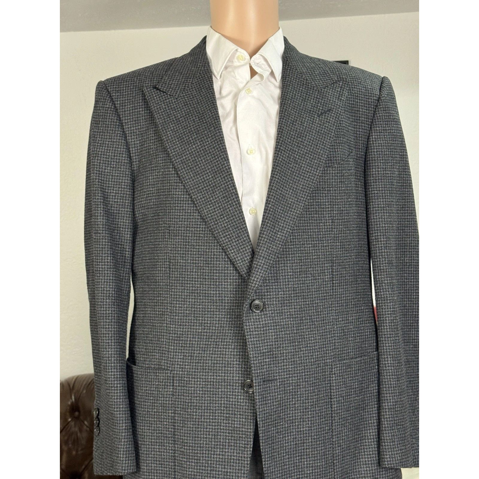 Tom Ford Tom Ford Gray Houndstooth Tweed Peak Lapel Sportcoat 54 44R Size 44R - 1 Thumbnail