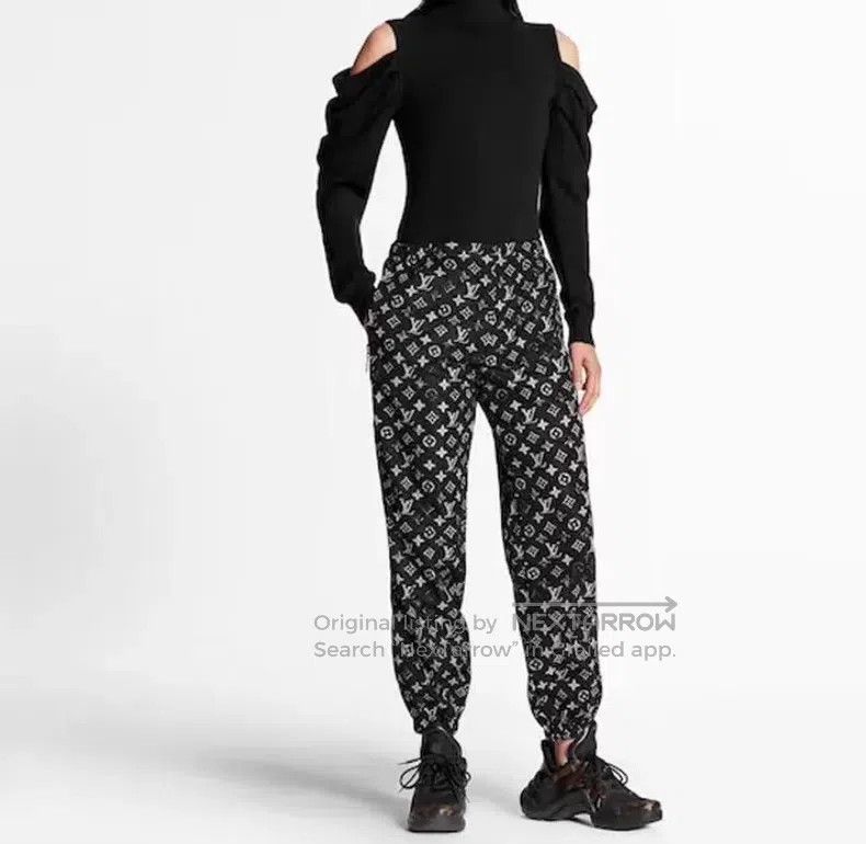 Louis Vuitton Louis Vuitton Black logo presbyopic full print corset casu Size US 36 / EU 52 - 9 Thumbnail
