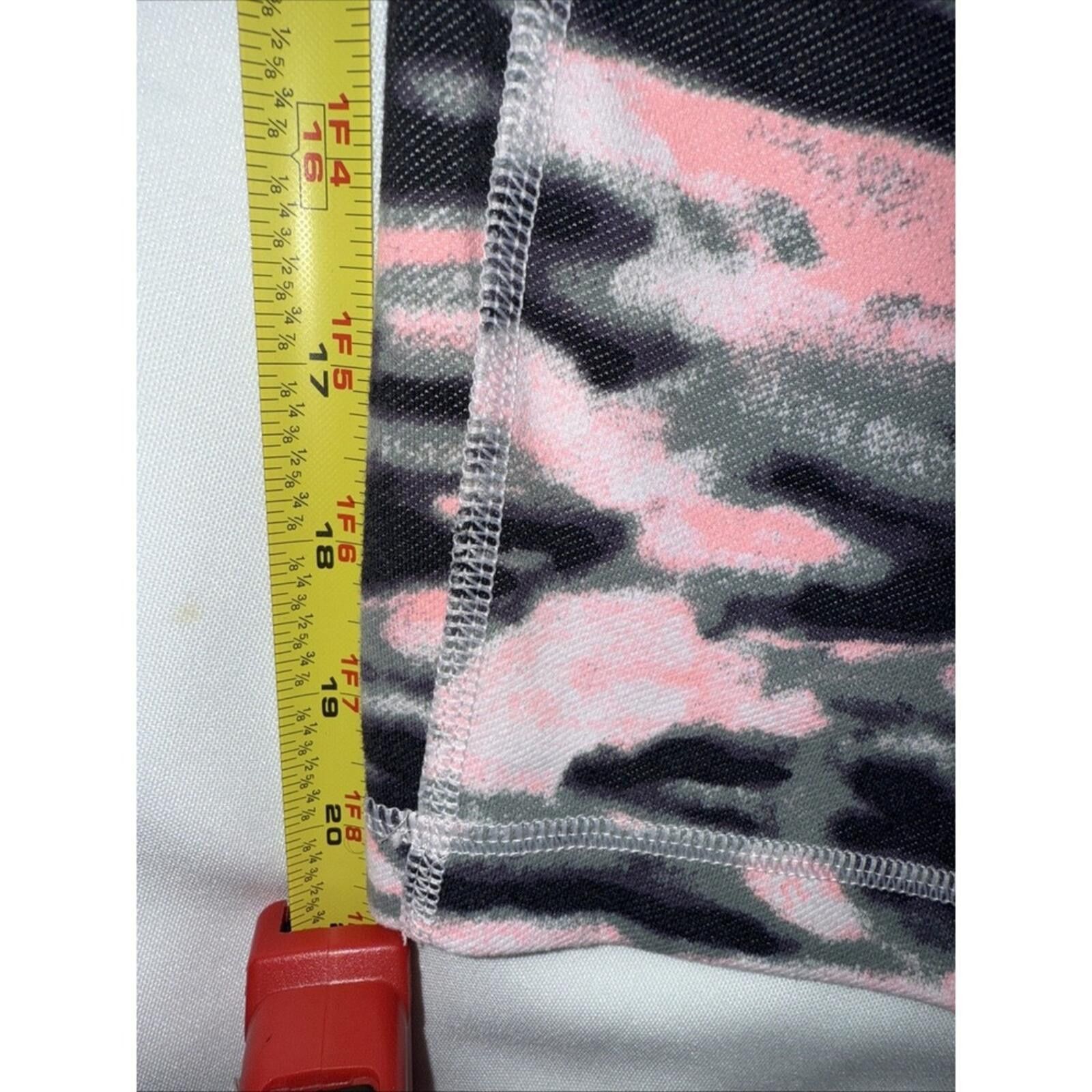 Lululemon Lululemon Pink Black Gray Camo Leggings Size 30" / US 8 / IT 44 - 8 Thumbnail
