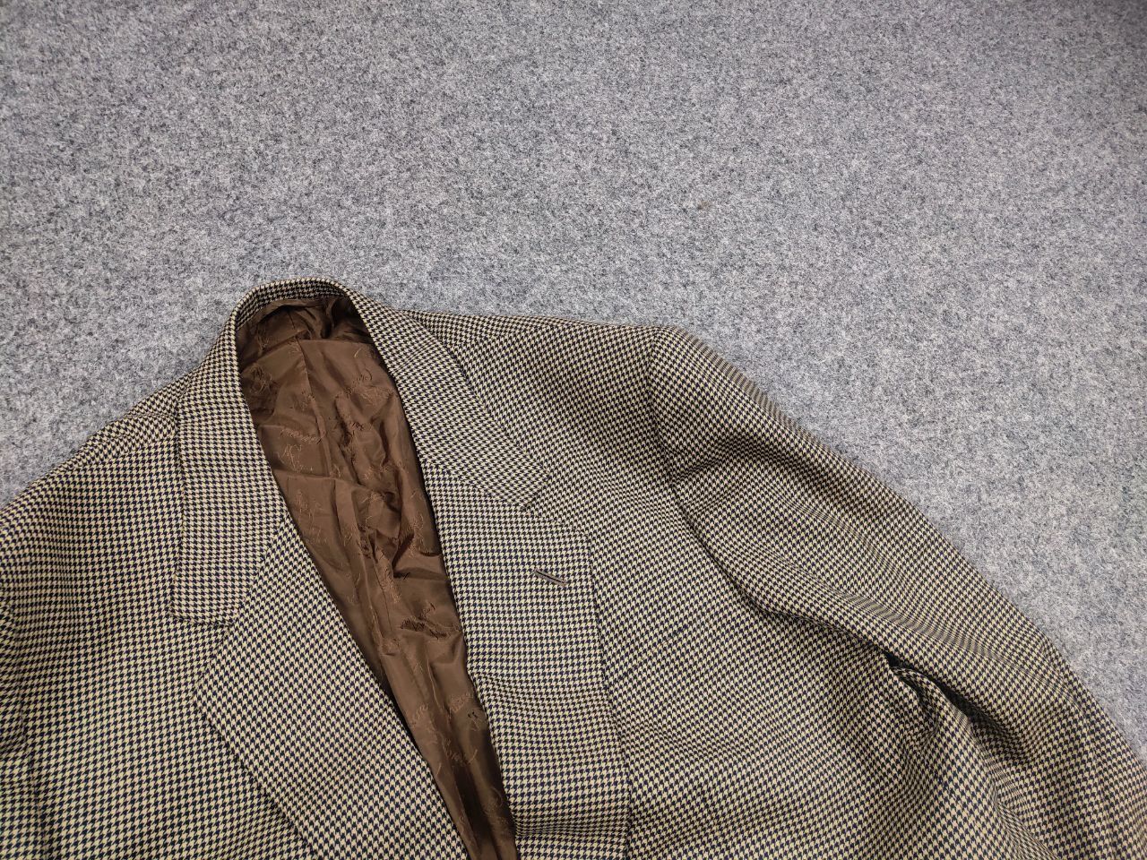 Brioni Brioni Vintage Houndstooth pattern Wool Beige Blazer Jacket Size US L / EU 52-54 / 3 - 4 Thumbnail