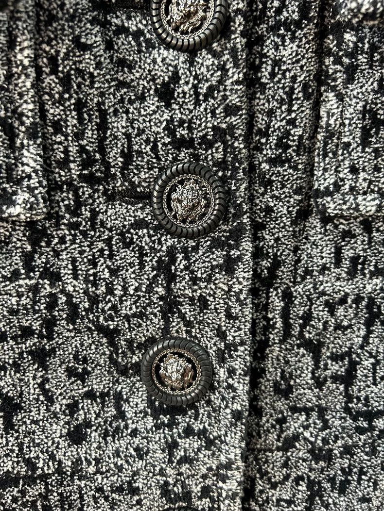 Chanel Chanel Black and white snowflake soft tweed long lace-on co Size XXS / US 00 / IT 34 - 3 Thumbnail