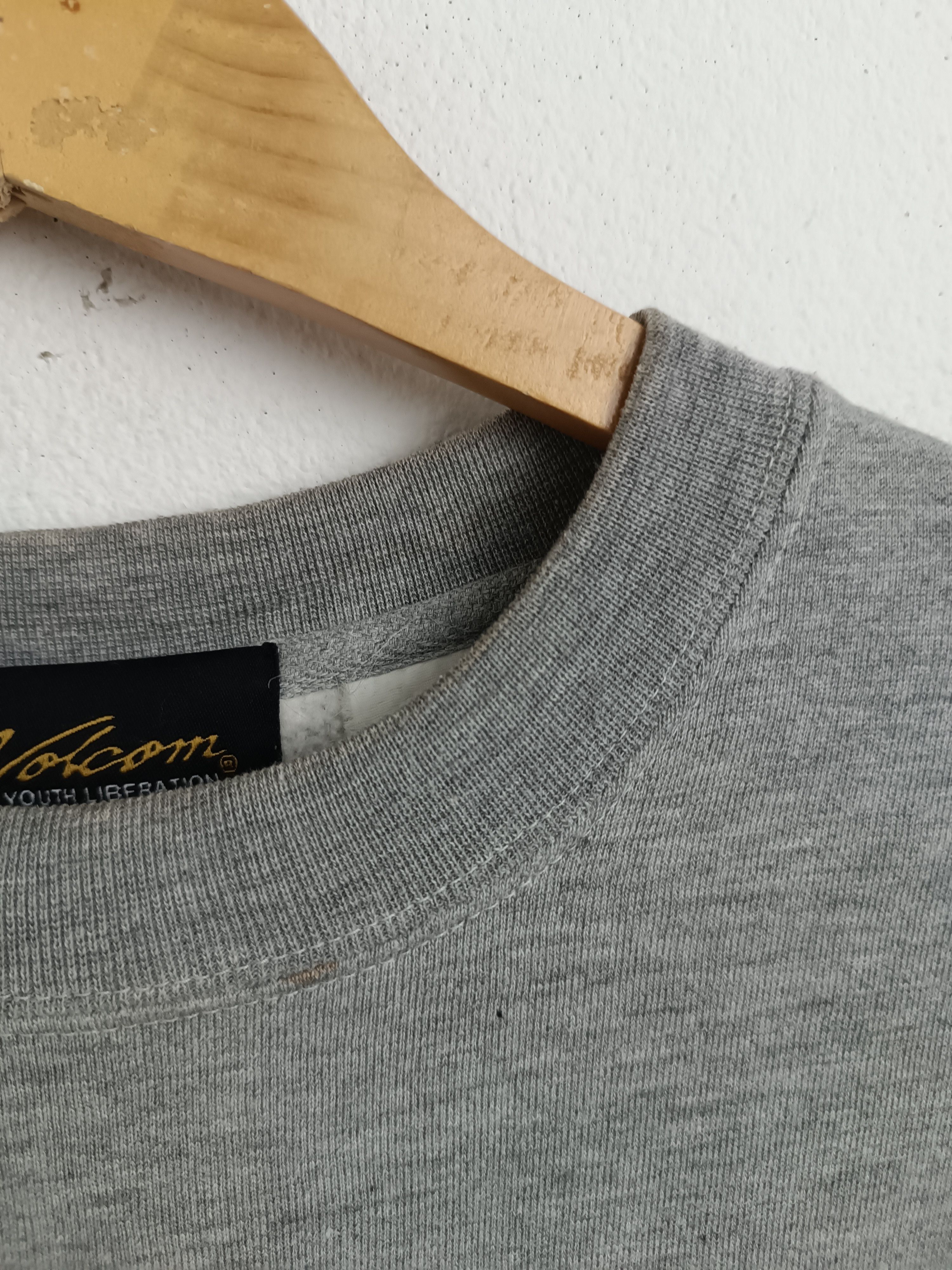 Vintage VINTAGE 90'S VOLCOM YOUTH LIBERATION LOGO SKATE PUNK GRUNGE Size US L / EU 52-54 / 3 - 8 Thumbnail