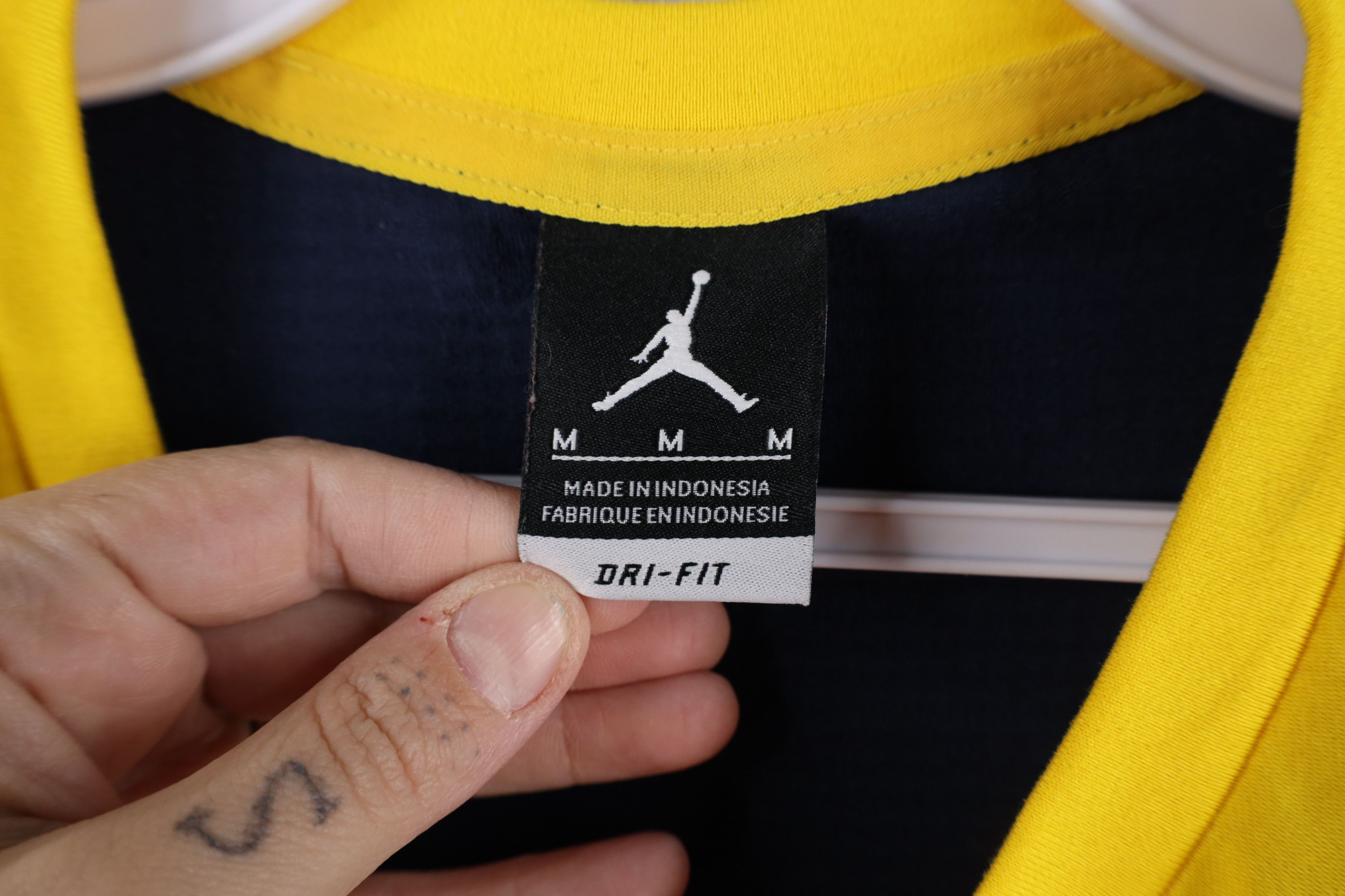 Nike × Vintage Nike Air Jordan Tech Jumpman Long Sleeve T-Shirt Yellow Size US M / EU 48-50 / 2 - 10 Thumbnail