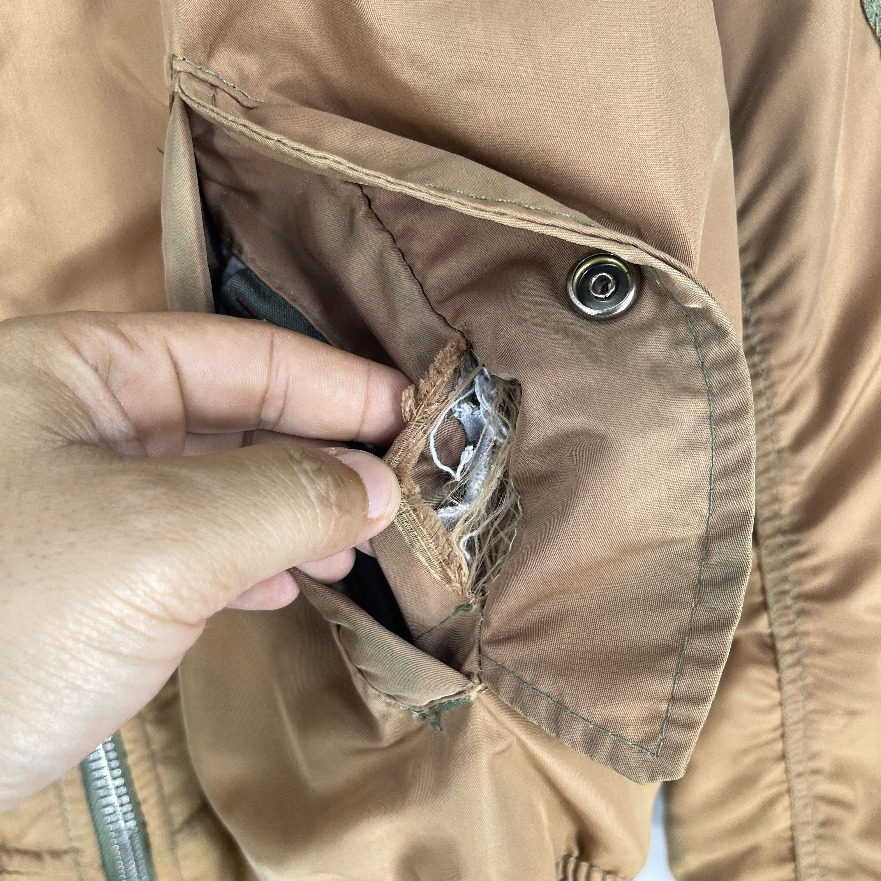 Alpha Industries Vintage ALPHA INDUSTRIES Ma-1 Flight Distressed Jacket Size US M / EU 48-50 / 2 - 12 Thumbnail