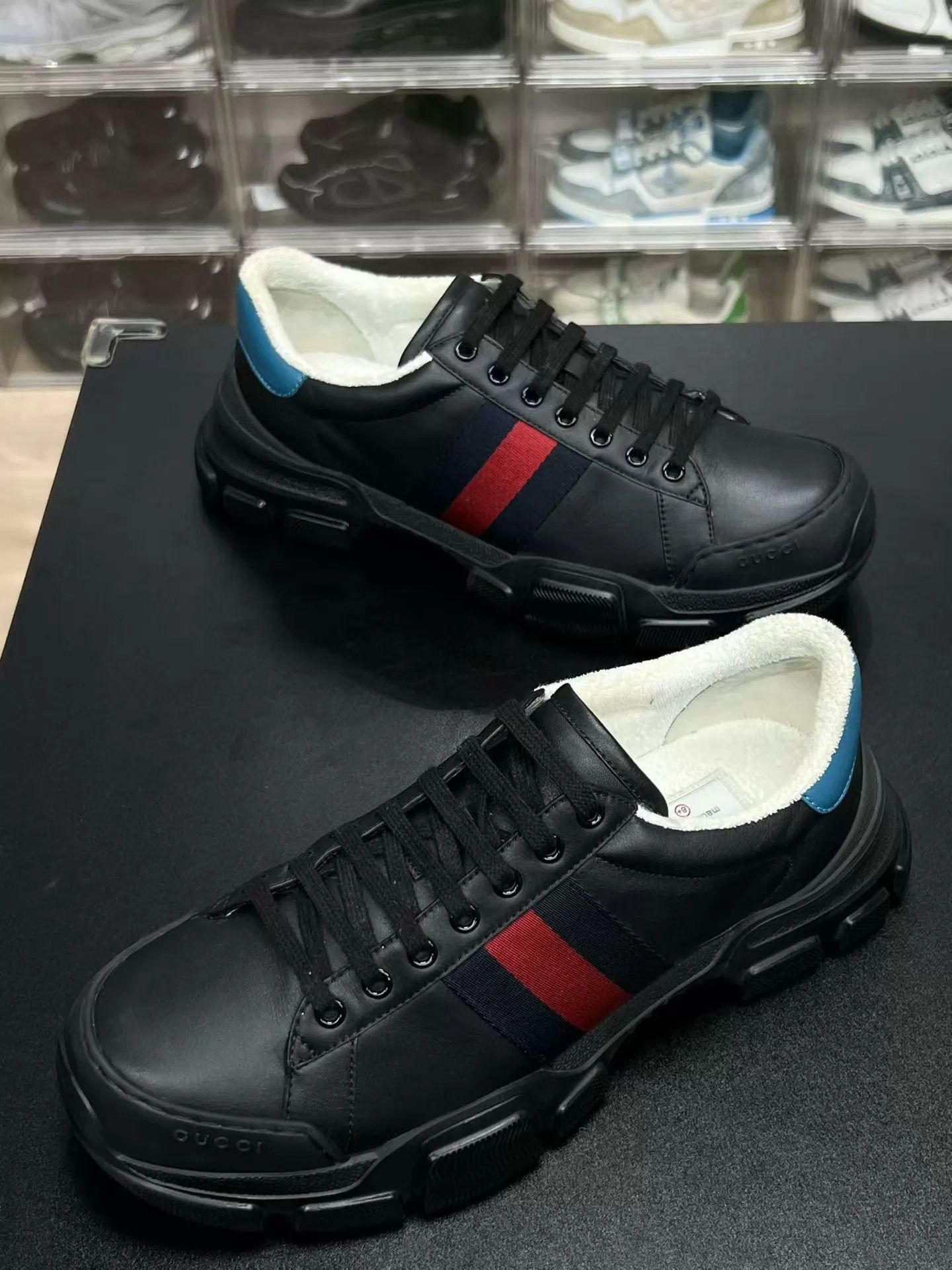 Gucci Black Low-Top Sneakers with Red and Blue Stripes Size US 9.5 / EU 42-43 - 1 Thumbnail