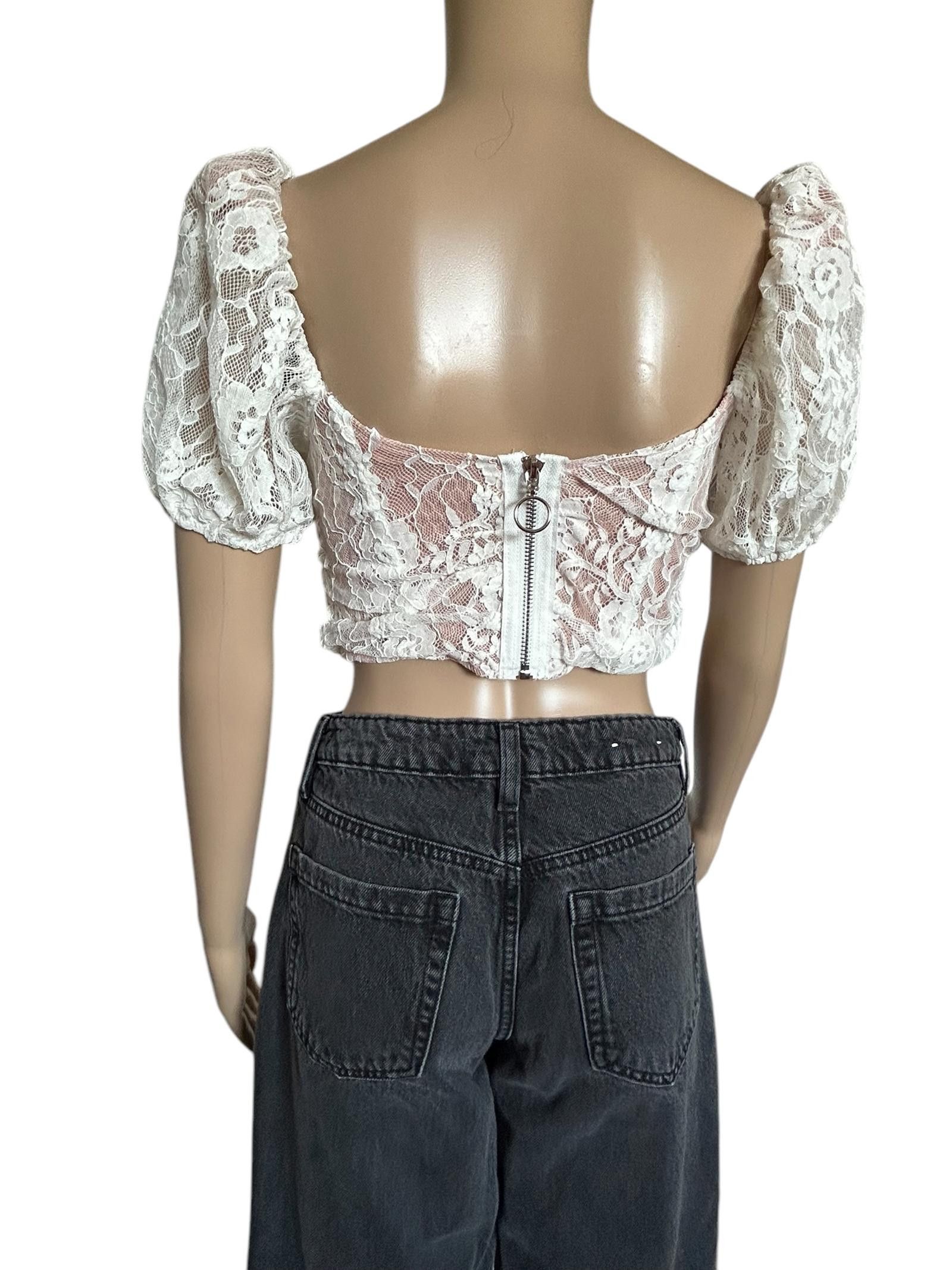 Designer Chic Lace Puff Sleeve Crop Top Size XS / US 0-2 / IT 36-38 - 3 Thumbnail