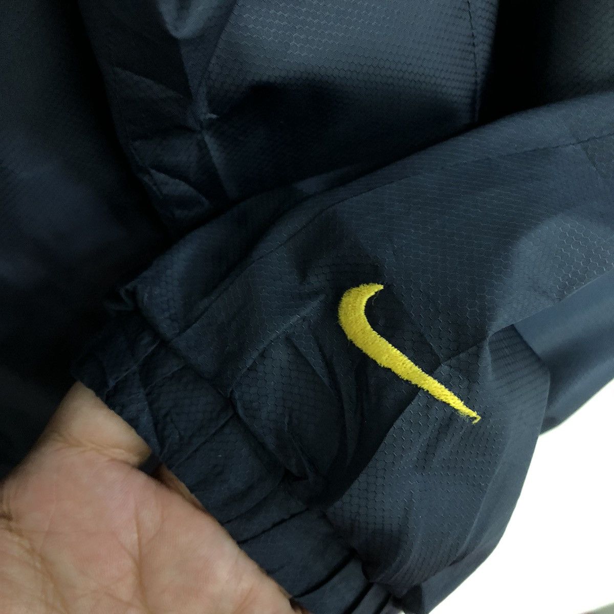 Nike Vintage Y2K Nike Small Swossh Windbreaker Jacket Size US L / EU 52-54 / 3 - 8 Thumbnail