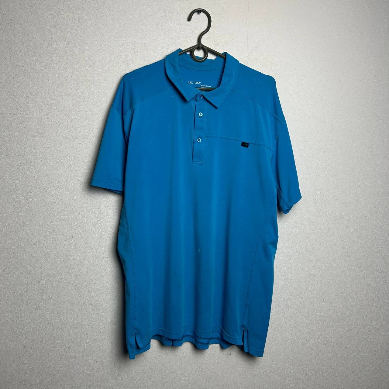 Arc'teryx Mens Arcteryx small logo basic outdoor blue polo Size US XL / EU 56 / 4 - 1 Thumbnail