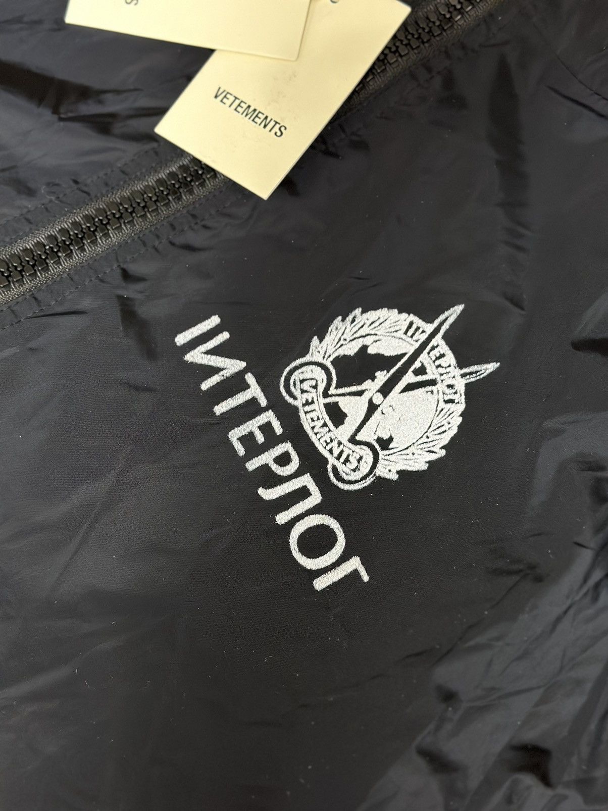 Vetements Vetements FW19 Interpool Bondage Jacket/Convertible to bag Size US M / EU 48-50 / 2 - 5 Thumbnail