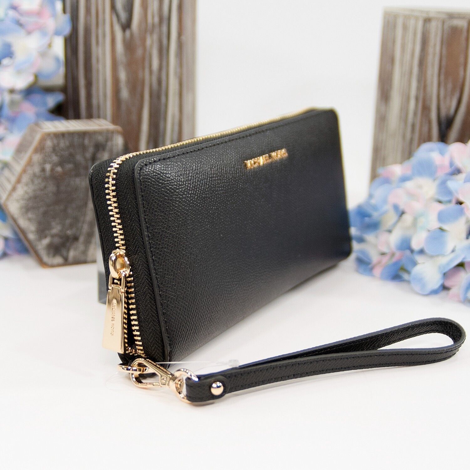 Michael Kors Michael Kors Black Leather Zip Around Travel Wallet NWT Size ONE SIZE - 3 Thumbnail