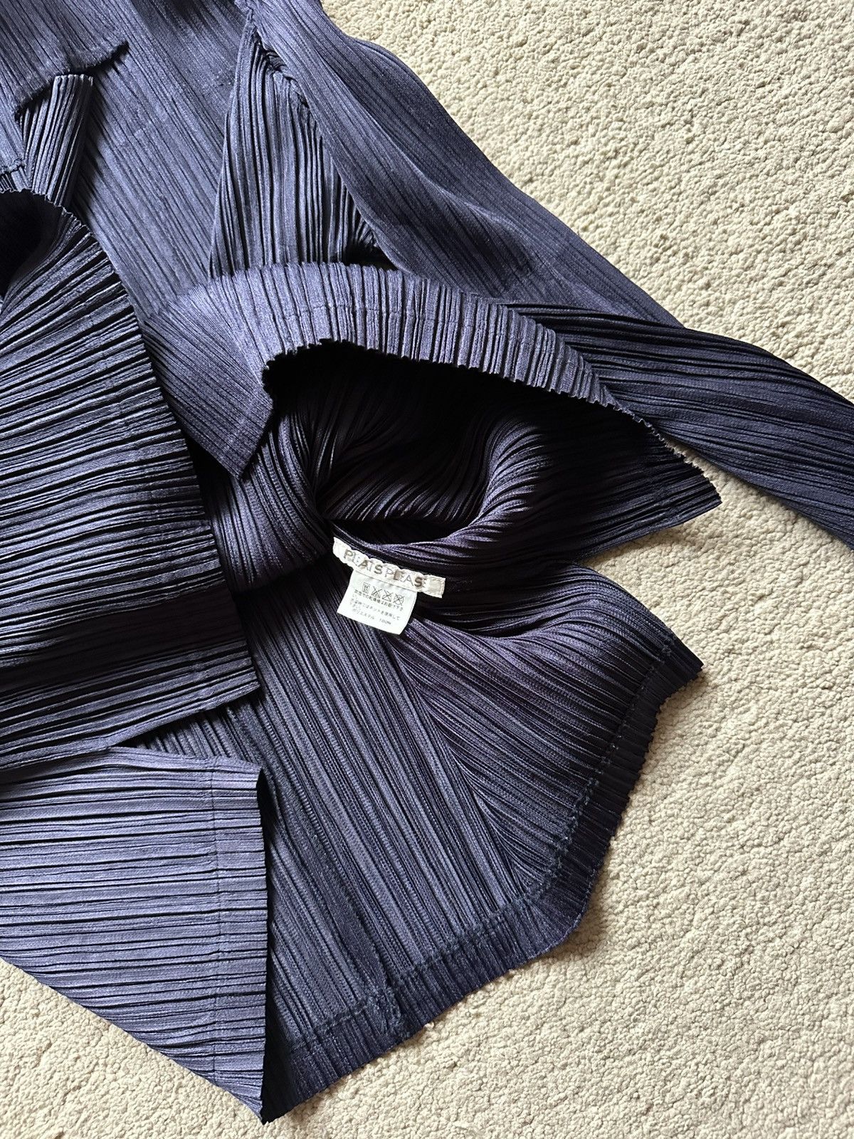 Pleats Please Issey Miyake 1990s Pleat Please Issey Miyake 4 button Shirt Size M / US 6-8 / IT 42-44 - 4 Thumbnail