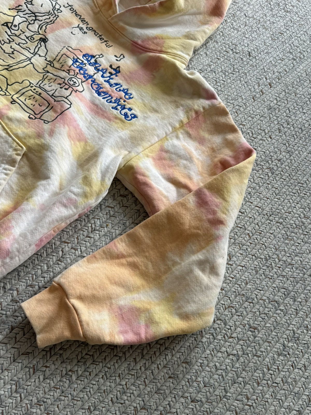 Online Ceramics online ceramics forever grateful hoodie sz S tie dye rare Size US S / EU 44-46 / 1 - 3 Thumbnail