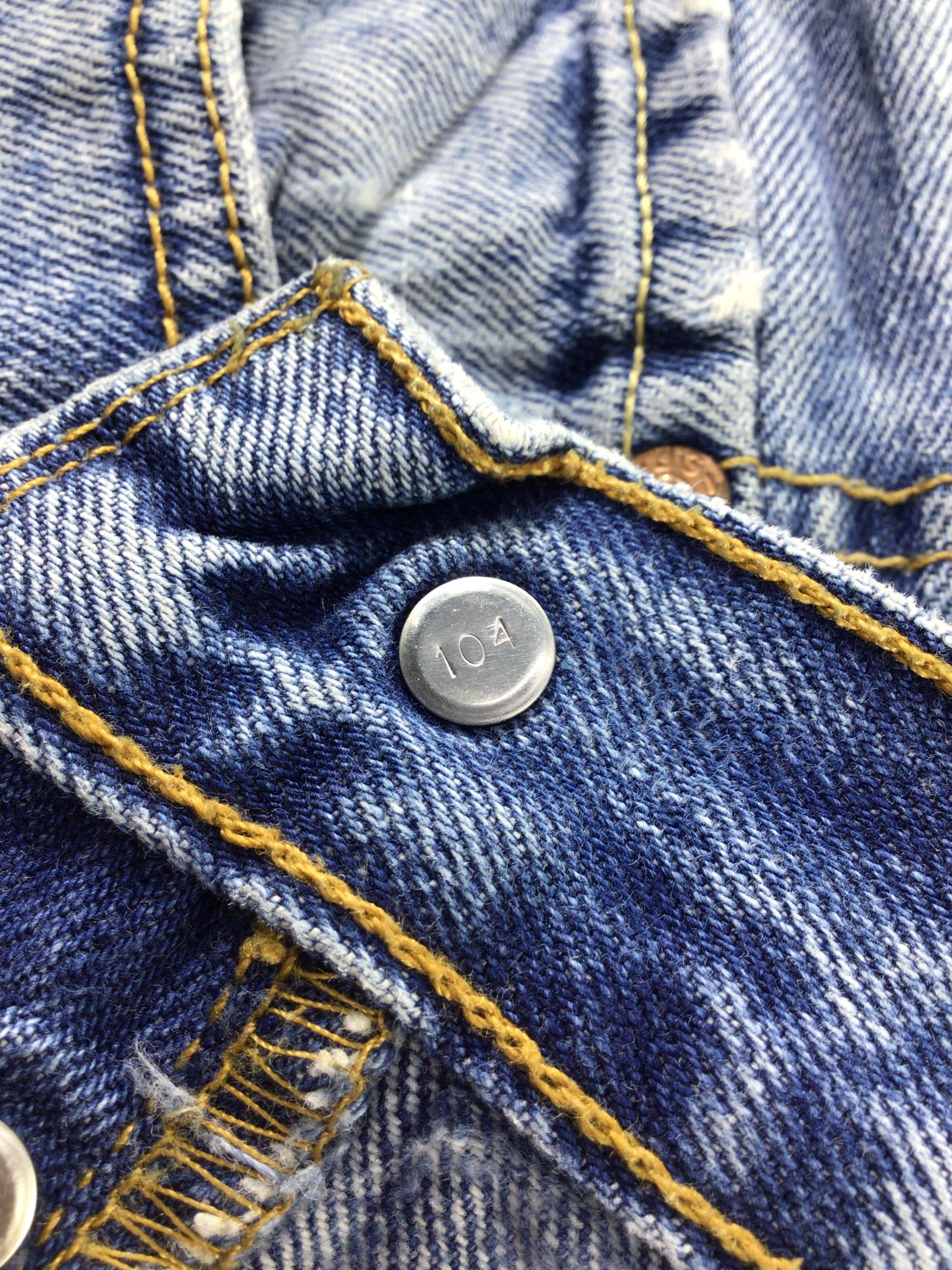 Levi's Vintage Levis 501 Jeans Dirty Faded Blue Denim -J415 Size US 35 - 9 Thumbnail