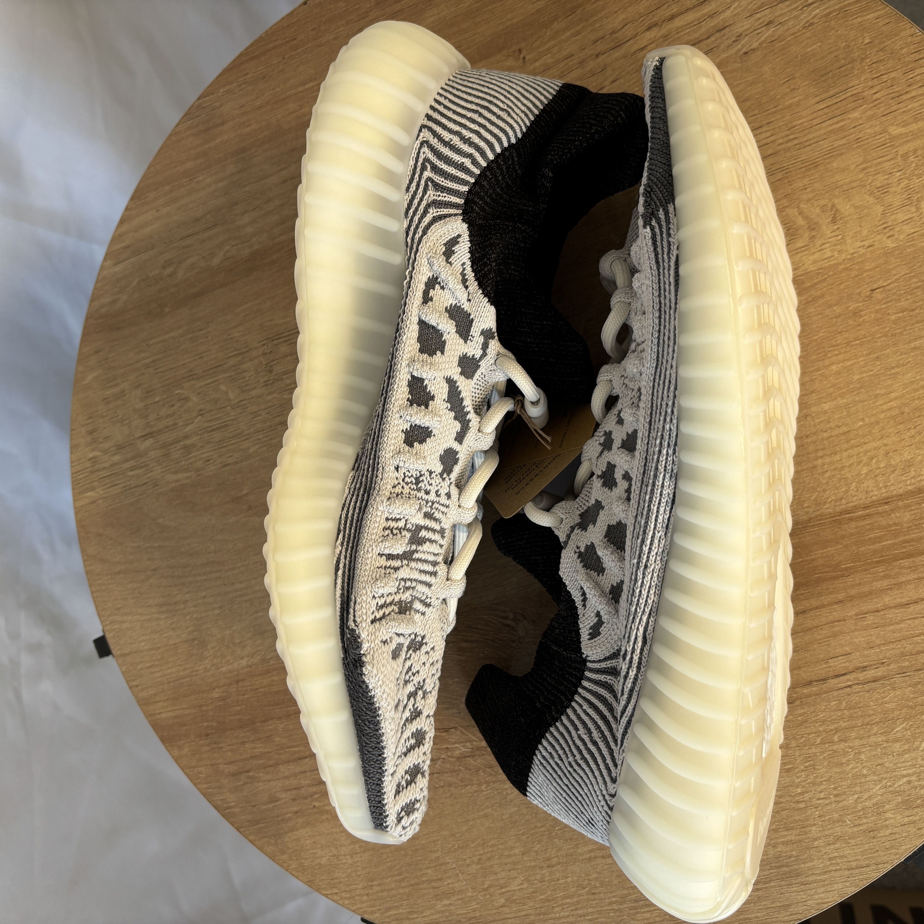 Adidas × Kanye West Adidas Yeezy Boost 350 V2 CMPCT Panda IG9608 10M NWT/DS Size US 10 / EU 43 - 4 Thumbnail