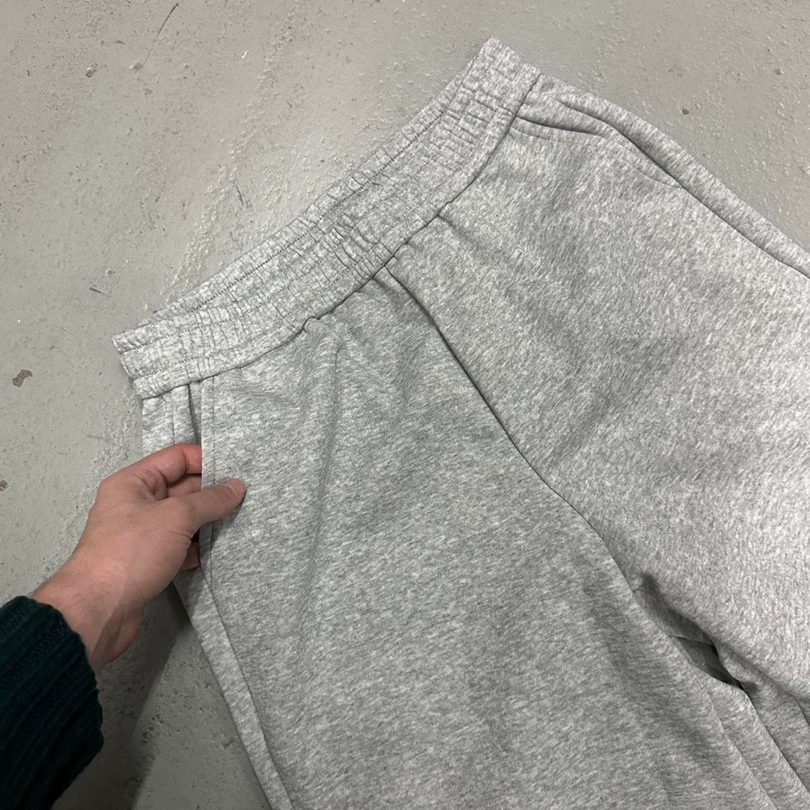 Other Baggy grey wide leg essential sweatpants Size US 32 / EU 48 - 3 Thumbnail