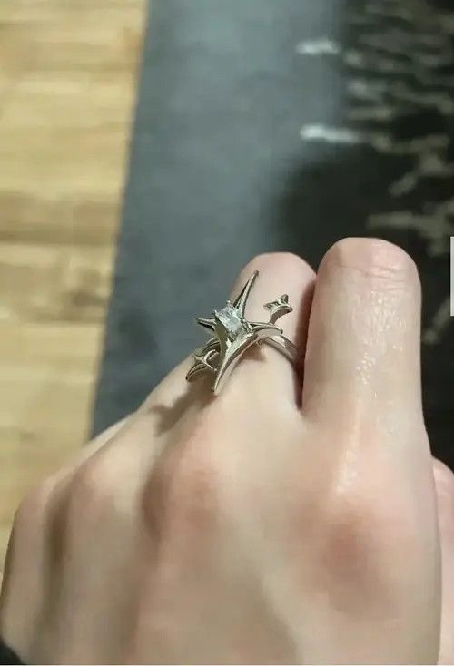 Japanese Brand 4 Star Point Adjustable Ring Size ONE SIZE - 1 Thumbnail