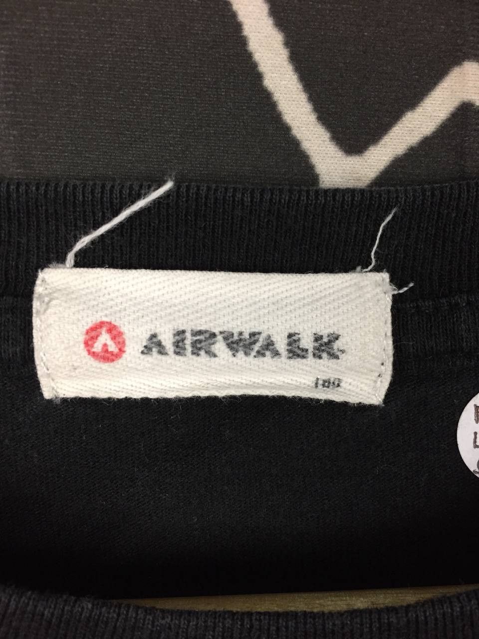 Airwalk Vtg Airwalk Skateboards Split Logo Long Sleeve Tee Size US S / EU 44-46 / 1 - 7 Thumbnail