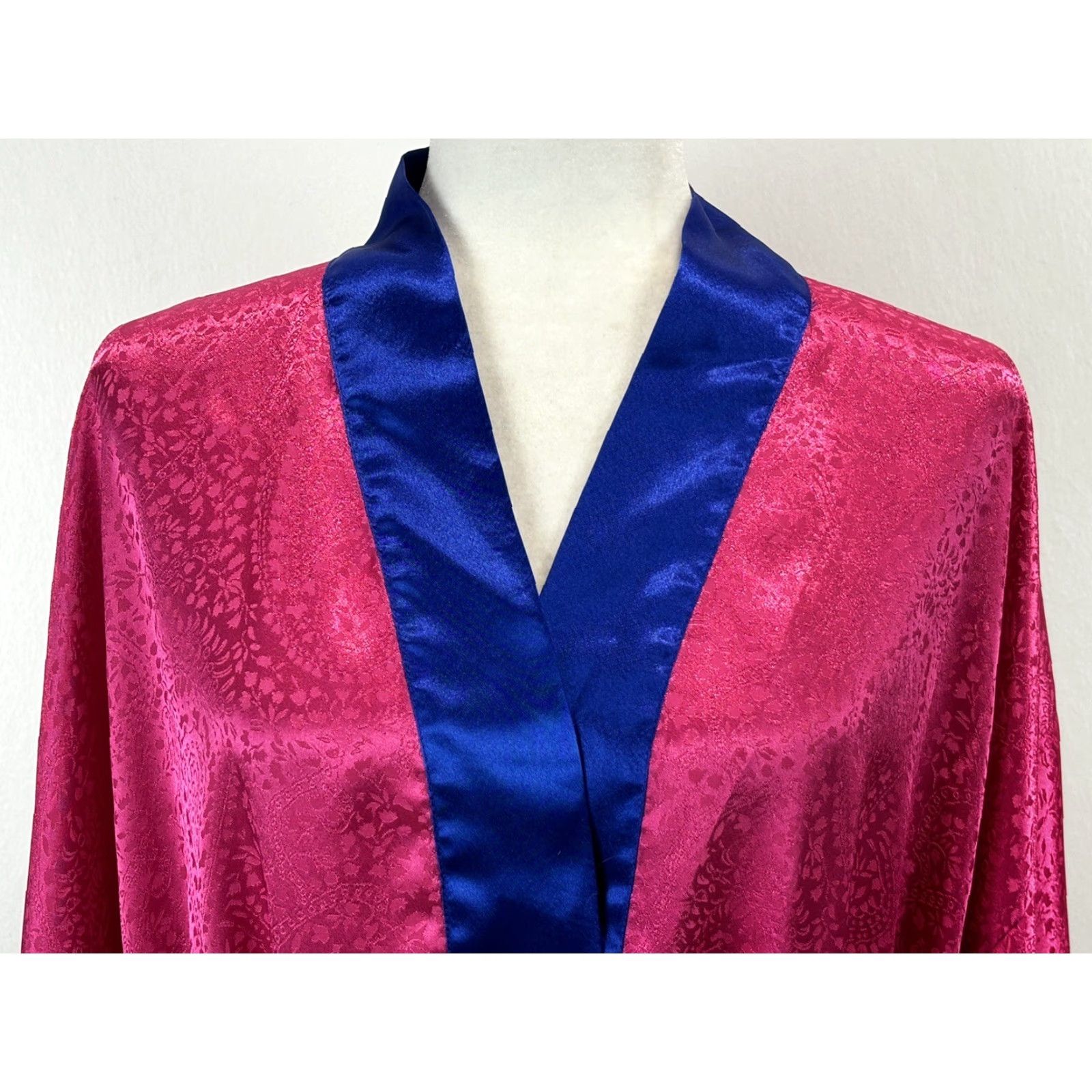 Victoria's Secret Vintage Victoria's Secret satin Robe Kimono One Size Pink Blue Gold Label Sleepwear Size ONE SIZE - 6 Thumbnail