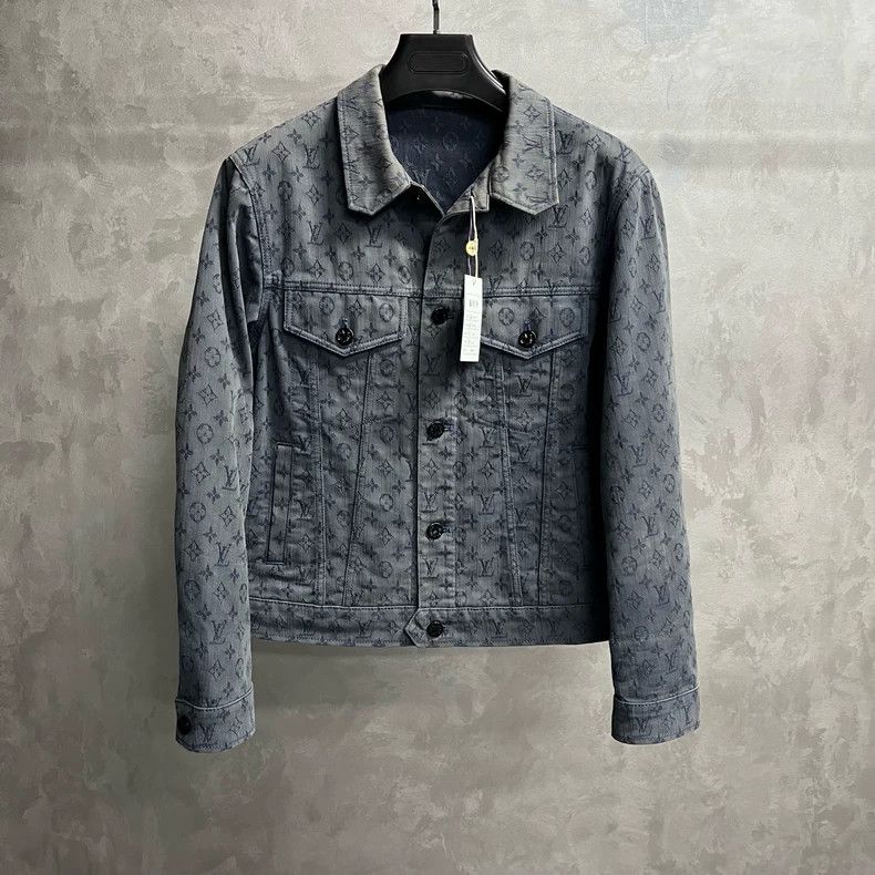 Louis Vuitton LOUIS VUITTON Blue logo printed single-breasted casual long Size US M / EU 48-50 / 2 - 1 Thumbnail