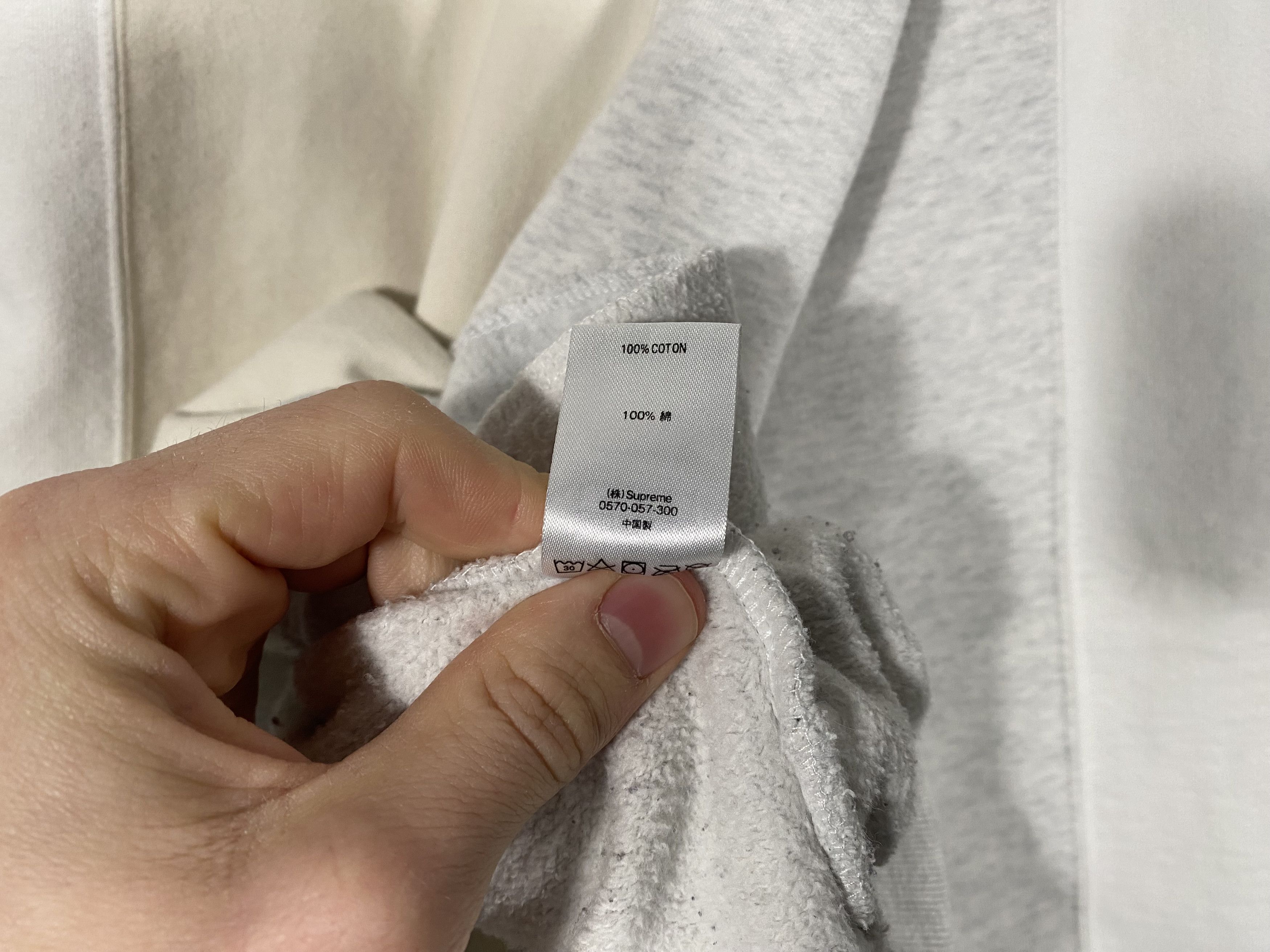 Supreme Supreme FW18 Tricolor Old English Hoodie Ash Gray Size US L / EU 52-54 / 3 - 9 Thumbnail