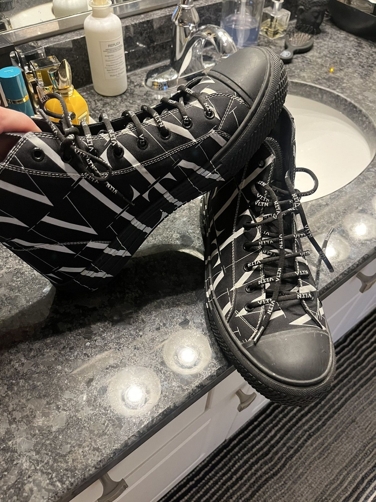 Valentino Garavani mens Giggies vltn size 11