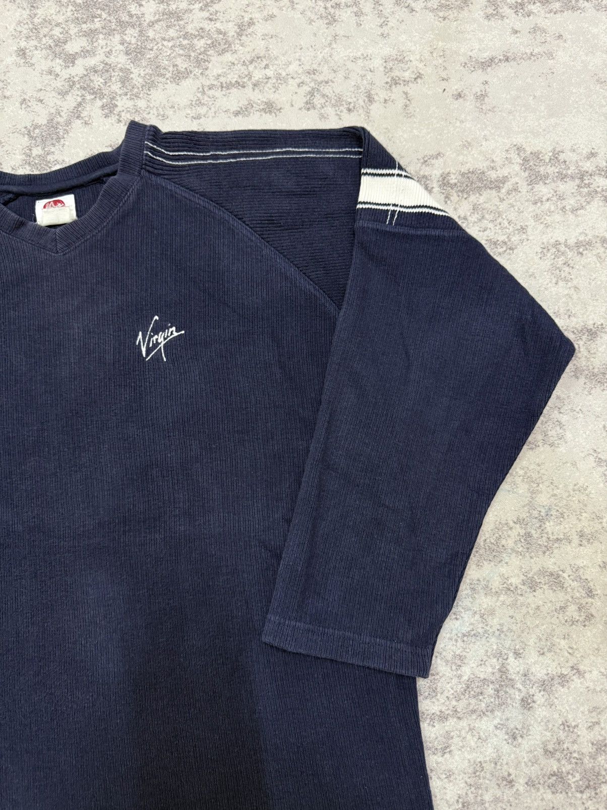 Japanese Brand Vintage Virgin Vneck Raglan Sleeve Sweatshirt Size US M / EU 48-50 / 2 - 5 Thumbnail