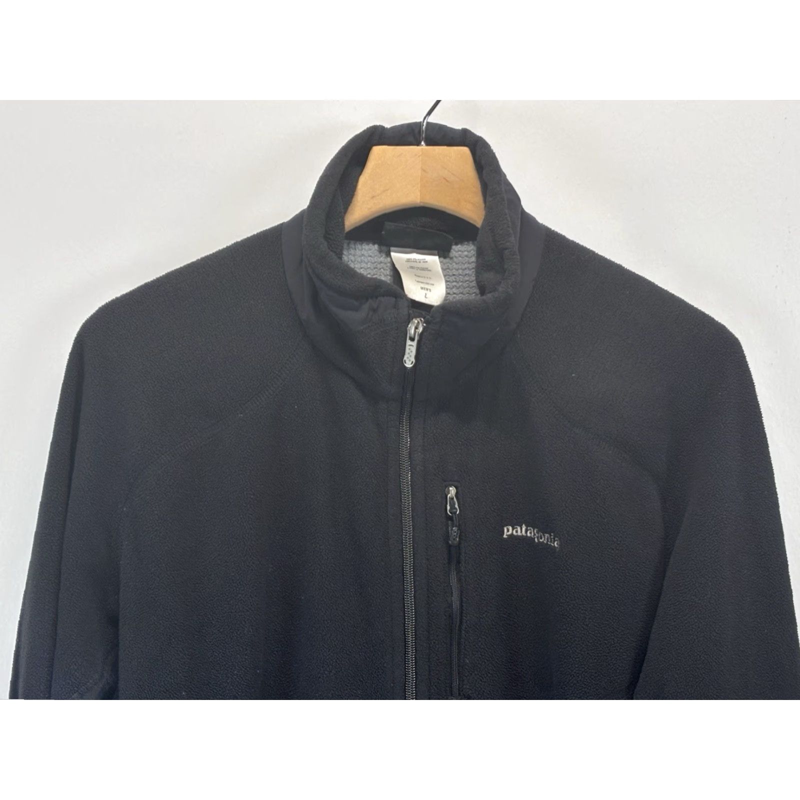 Patagonia Vtg Patagonia R4 Fleece Jacket Sz Large Men’s Black Full Zip Made USA READ Size US L / EU 52-54 / 3 - 2 Thumbnail