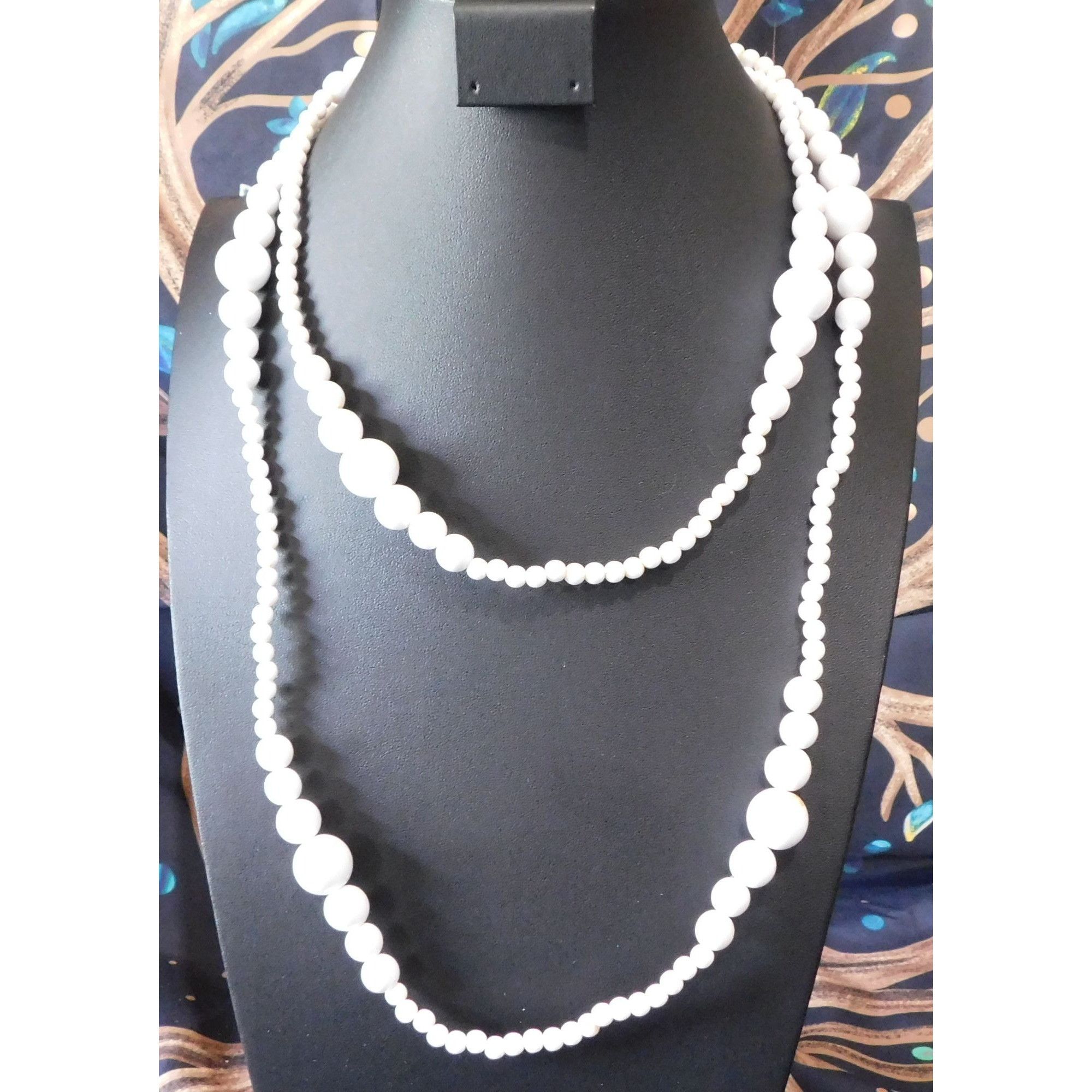 Other Retro White Graduated Bead Rope Length Necklace Size ONE SIZE - 1 Thumbnail