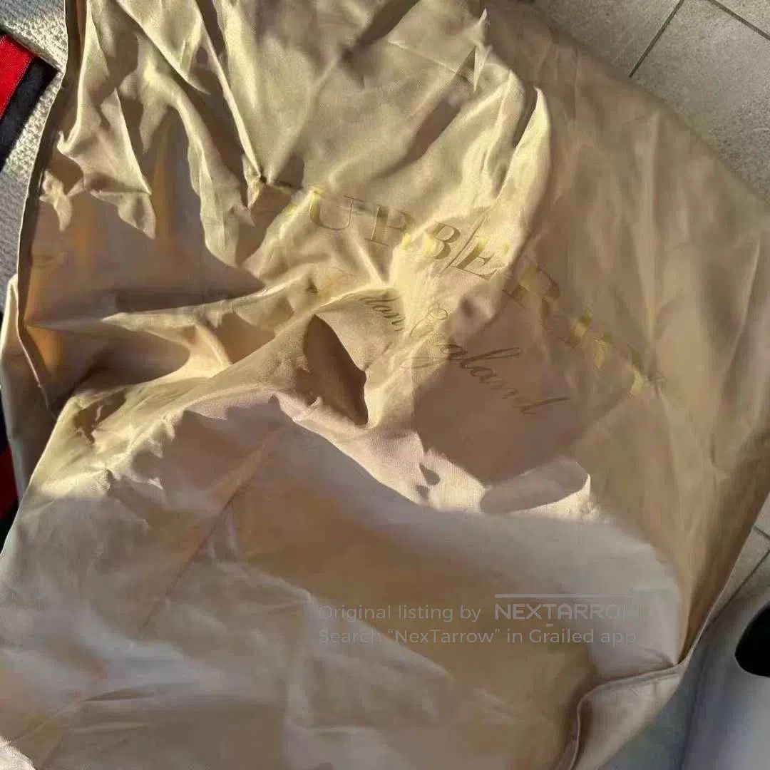 Burberry Burberry Slogan Panel Down Jacket. Size US M / EU 48-50 / 2 - 7 Thumbnail
