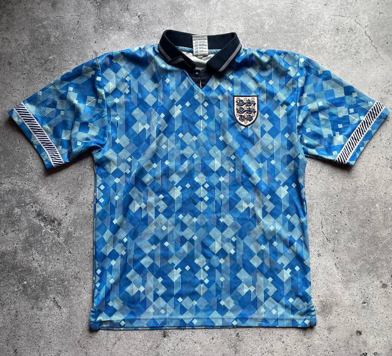 Vintage RARE ENGLAND RETRO SOCCER JERSEY Y2K 90s VINTAGE reissue Size US L / EU 52-54 / 3 - 2 Thumbnail