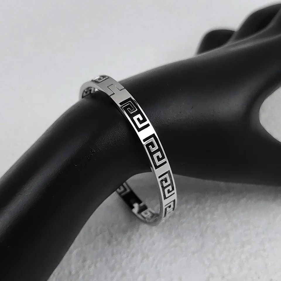 Jewelry Hollow Maze Design Bangles Bracelet Size ONE SIZE - 2 Thumbnail