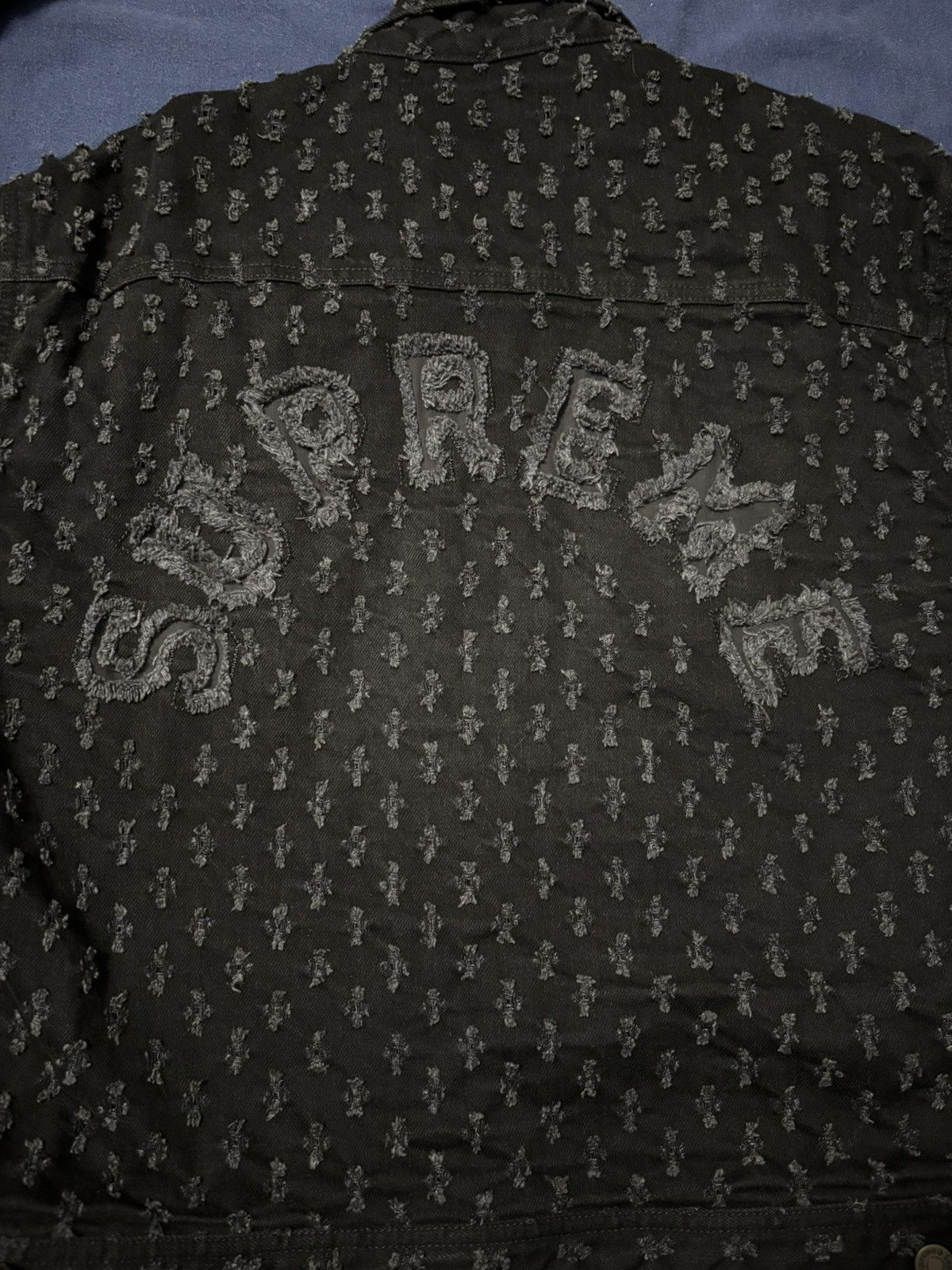 Supreme Supreme denim hole punch trucker jacket Size US L / EU 52-54 / 3 - 3 Thumbnail