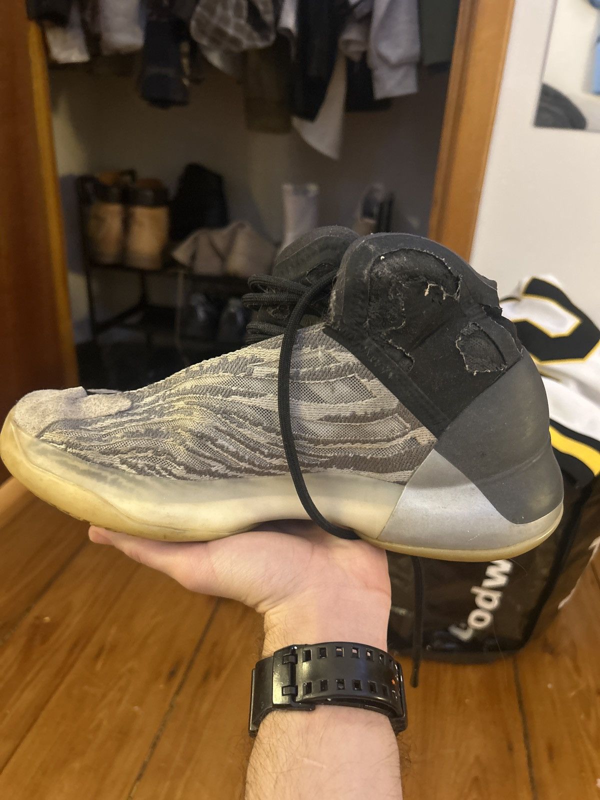 Yeezy Yeezy QNTM Basketball Size US 9 / EU 42 - 5 Thumbnail