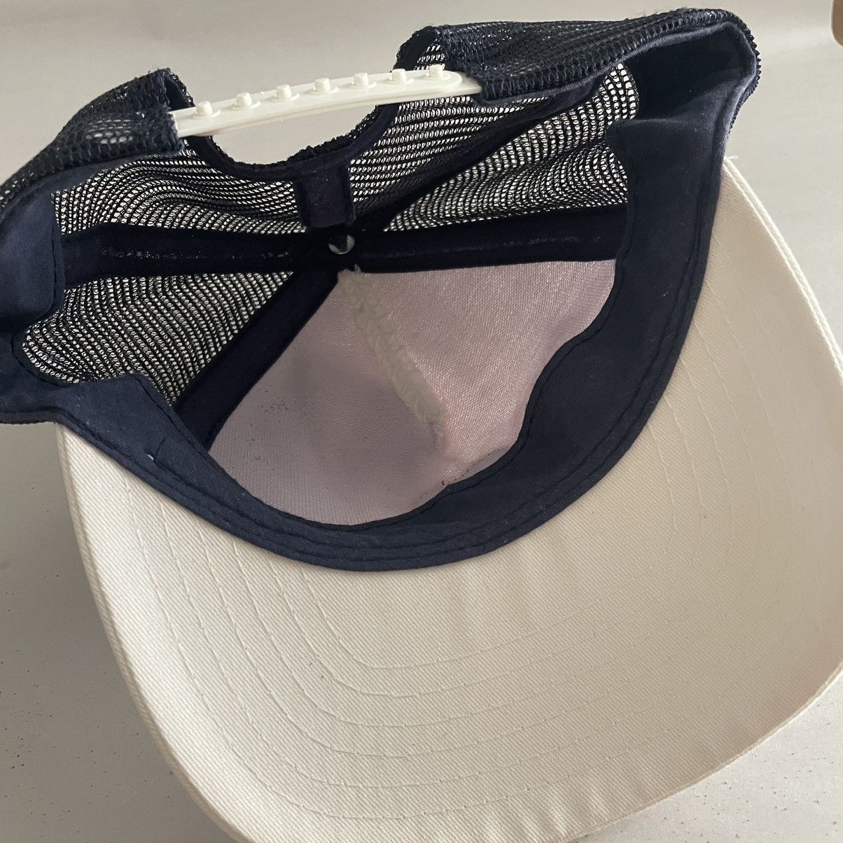 Supreme Vintage Supreme Circle Patch Trucker Hat Size ONE SIZE - 3 Thumbnail