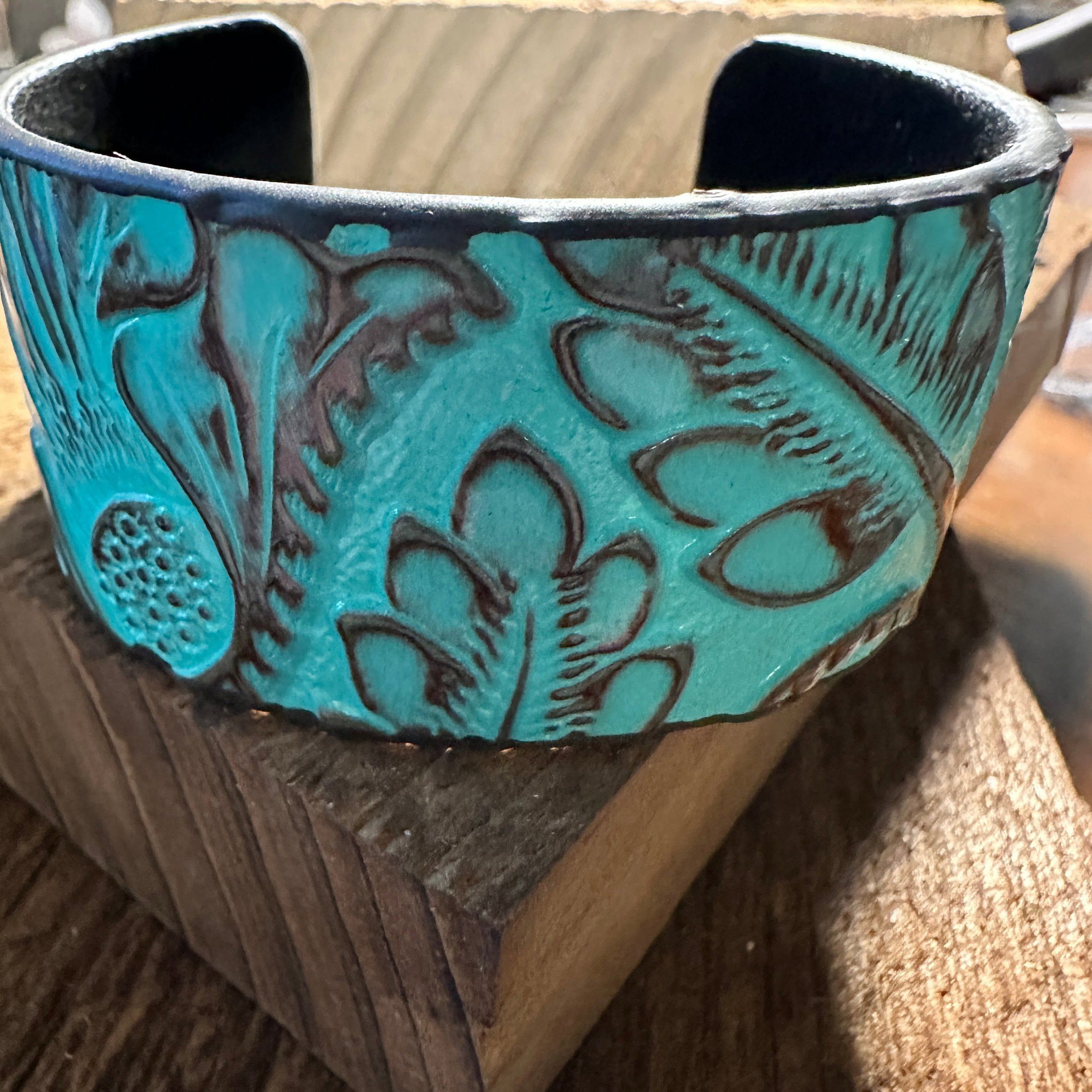 Other Boho Southwestern Leather Turquoise Floral Wide Cuff Bangle Size ONE SIZE - 9 Thumbnail