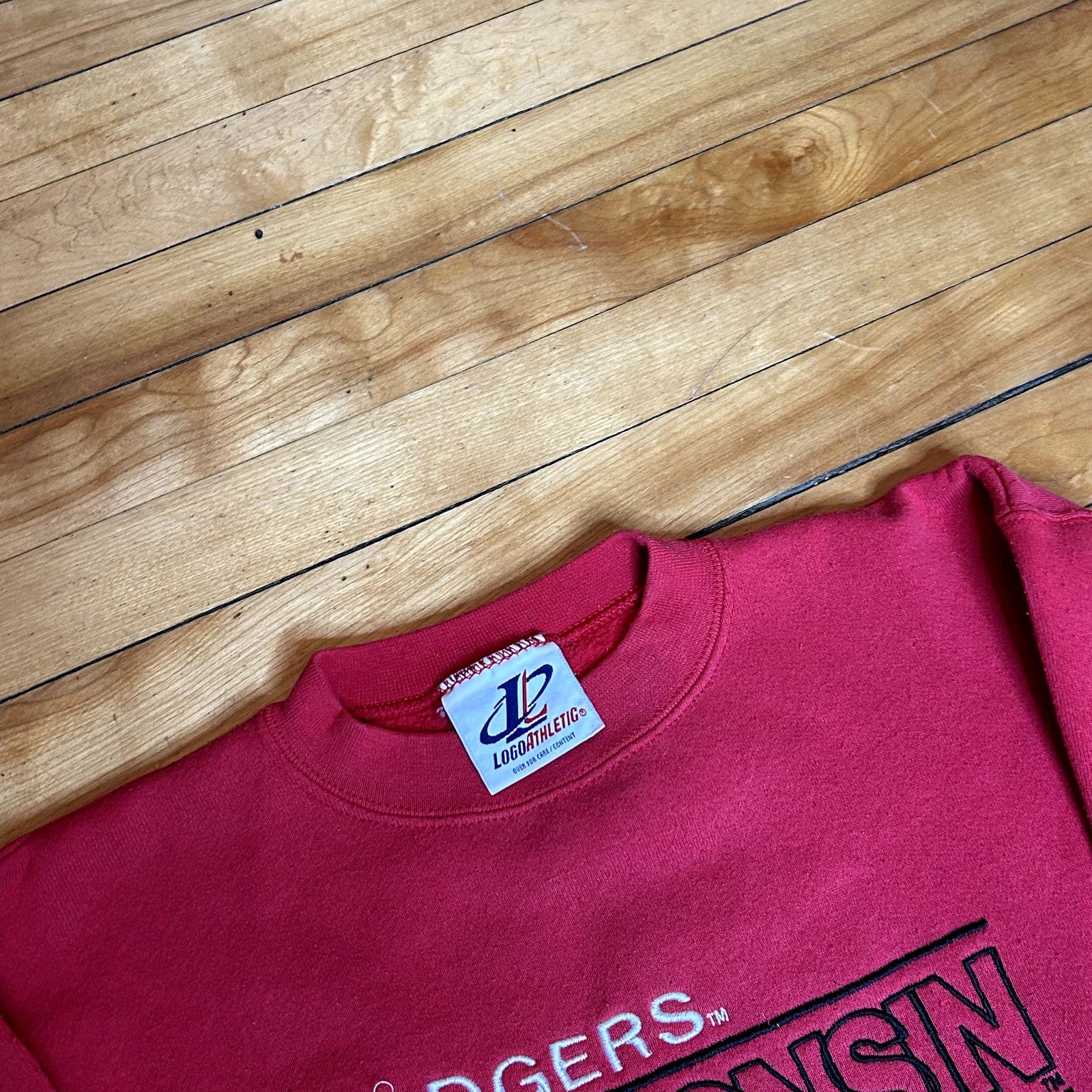 Logo Athletic Vintage 90s Wisconsin Badgers Red Crewneck Size US M / EU 48-50 / 2 - 4 Thumbnail