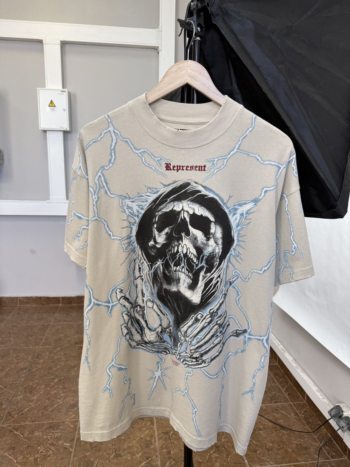 Represent Clo. 🇺🇸 Y2K Represent Clo Louder Than Hell T-Shirt Rare Retro Hype Size US M / EU 48-50 / 2 - 1 Thumbnail