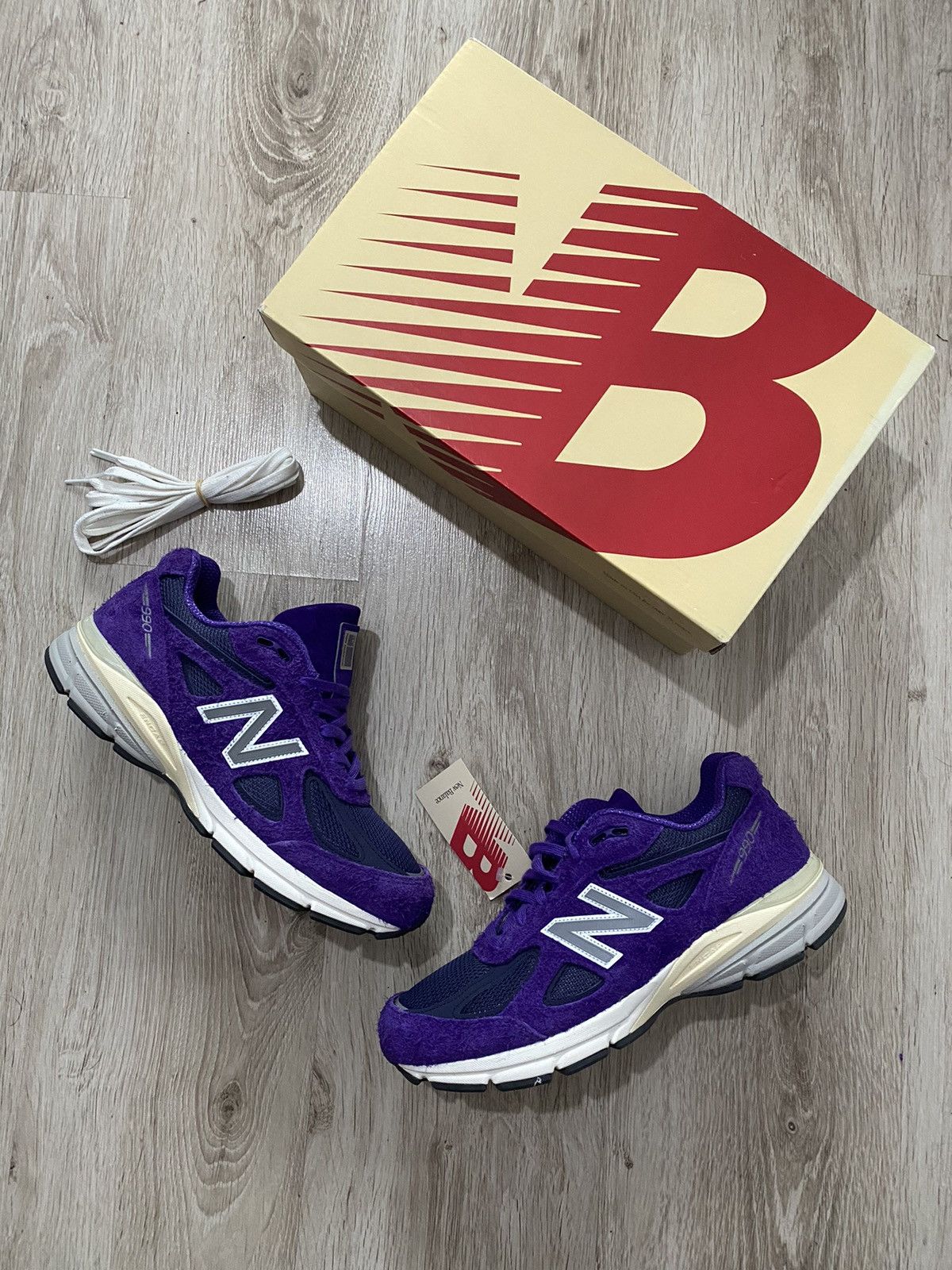 New Balance New Balance 990v4 Size US 9 / EU 42 - 1 Thumbnail