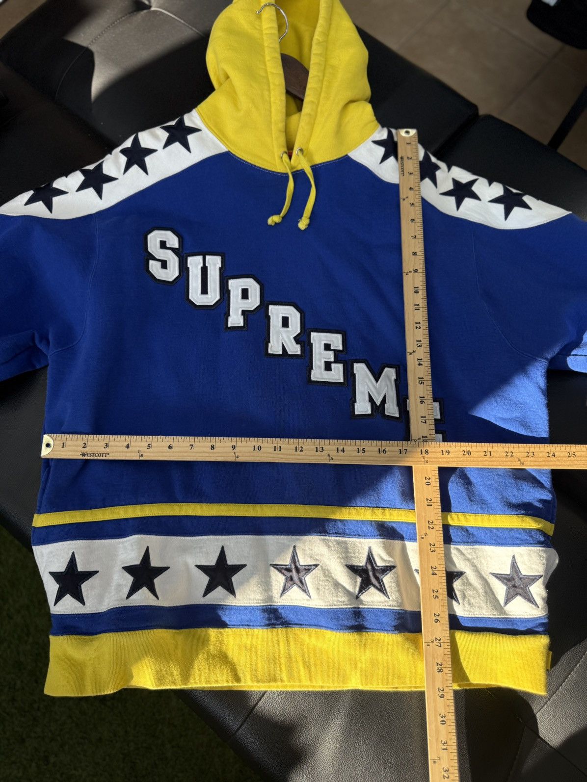 Supreme Supreme Hockey Hoodie Blue Yellow Size XL 🧼 Size US XL / EU 56 / 4 - 9 Thumbnail