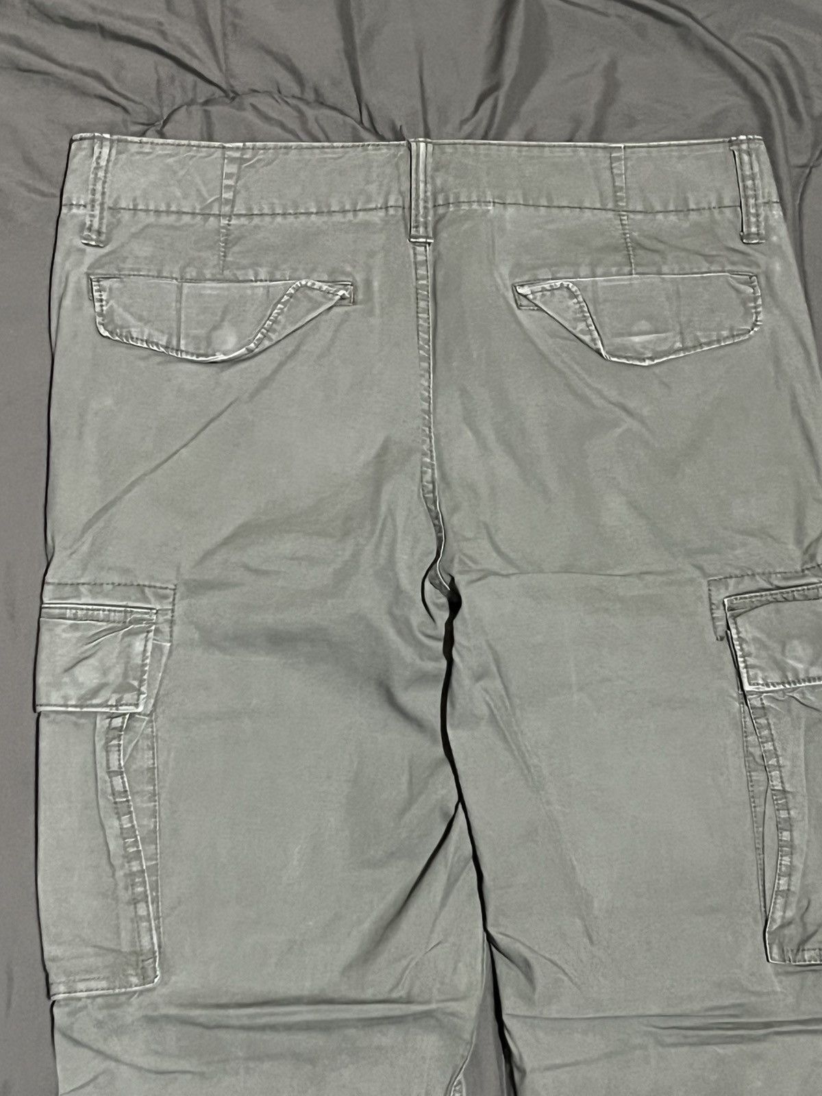 Old Navy Khaki Old Navy Cargo Pants Size US 32 / EU 48 - 5 Thumbnail