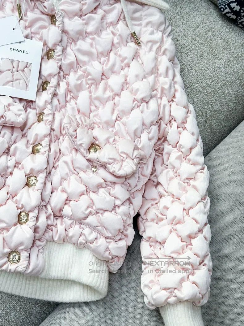 Chanel Chanel Diamond check double-sided hooded down jacket Size XXS / US 00 / IT 34 - 6 Thumbnail