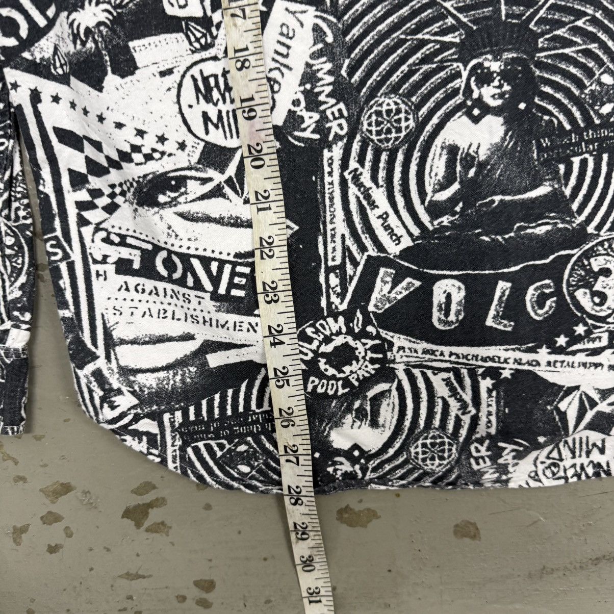 Volcom Volcom Skate Punk Anarchy All Over Print Button Ups Size US M / EU 48-50 / 2 - 14 Thumbnail