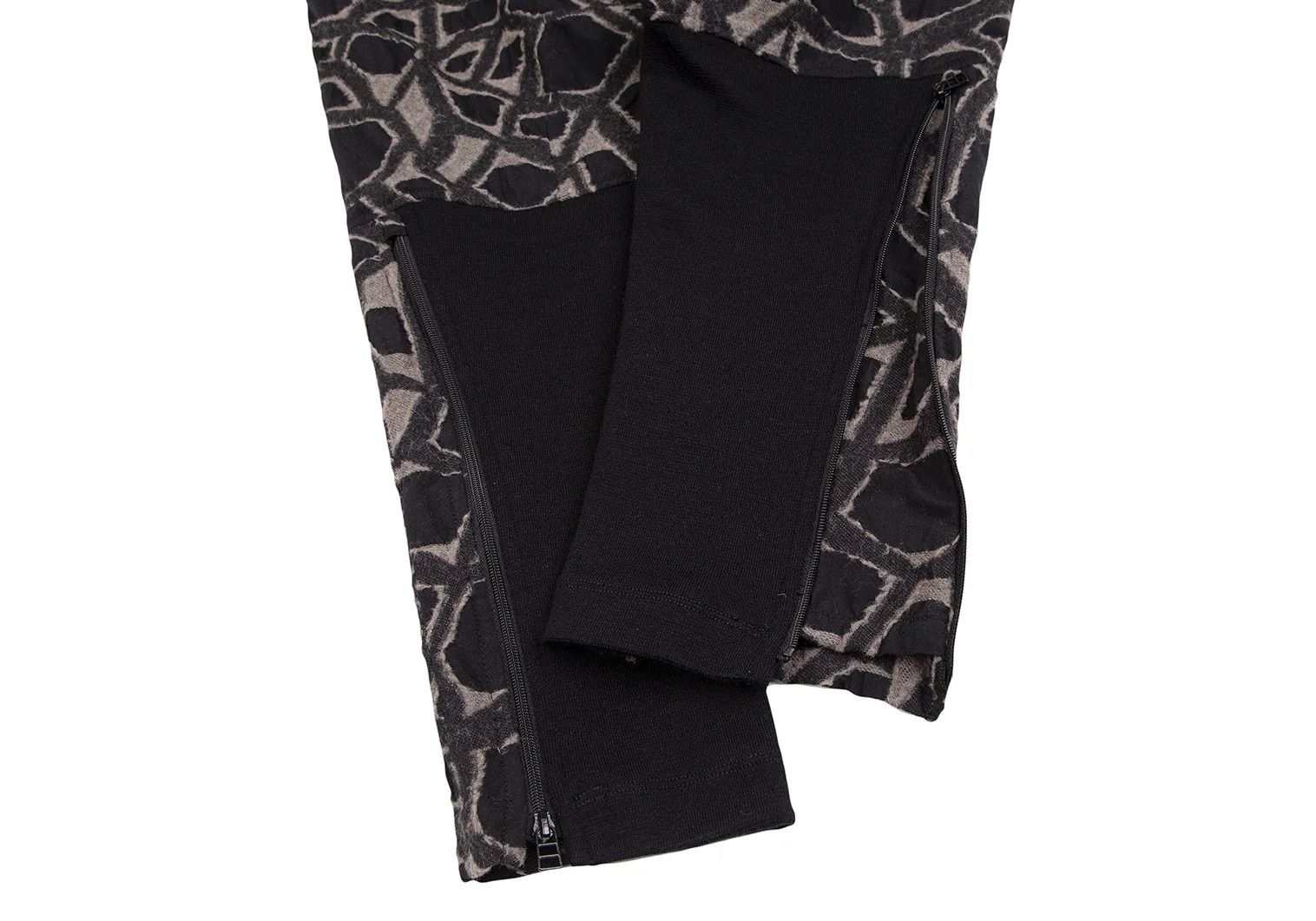 Issey Miyake Cut Jacquard Design Tapered Pants in Black/Gray Size US 36 / EU 52 - 12 Thumbnail