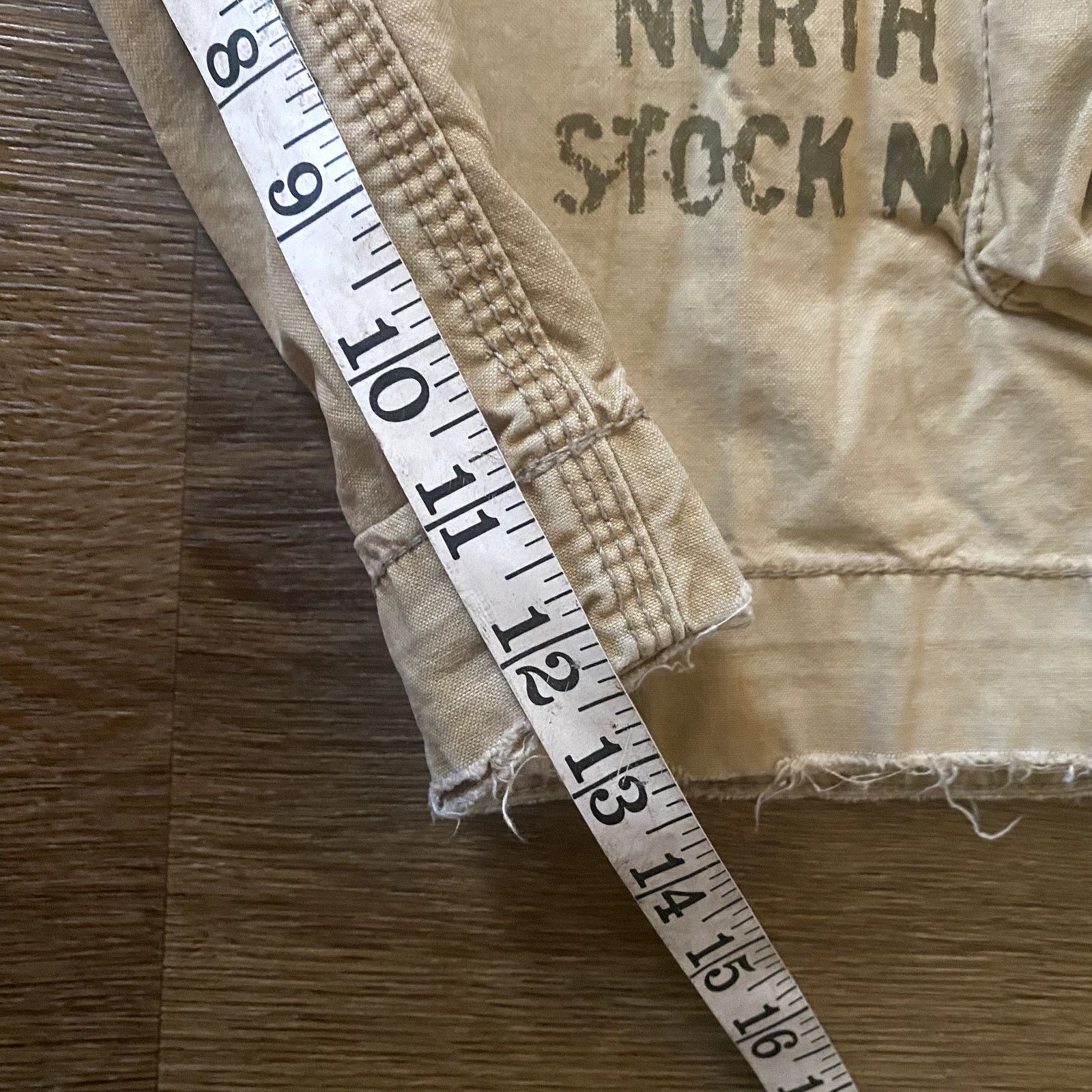 American Eagle Outfitters Y2k Tan American Eagle Cargo Shorts Size US 33 - 5 Thumbnail