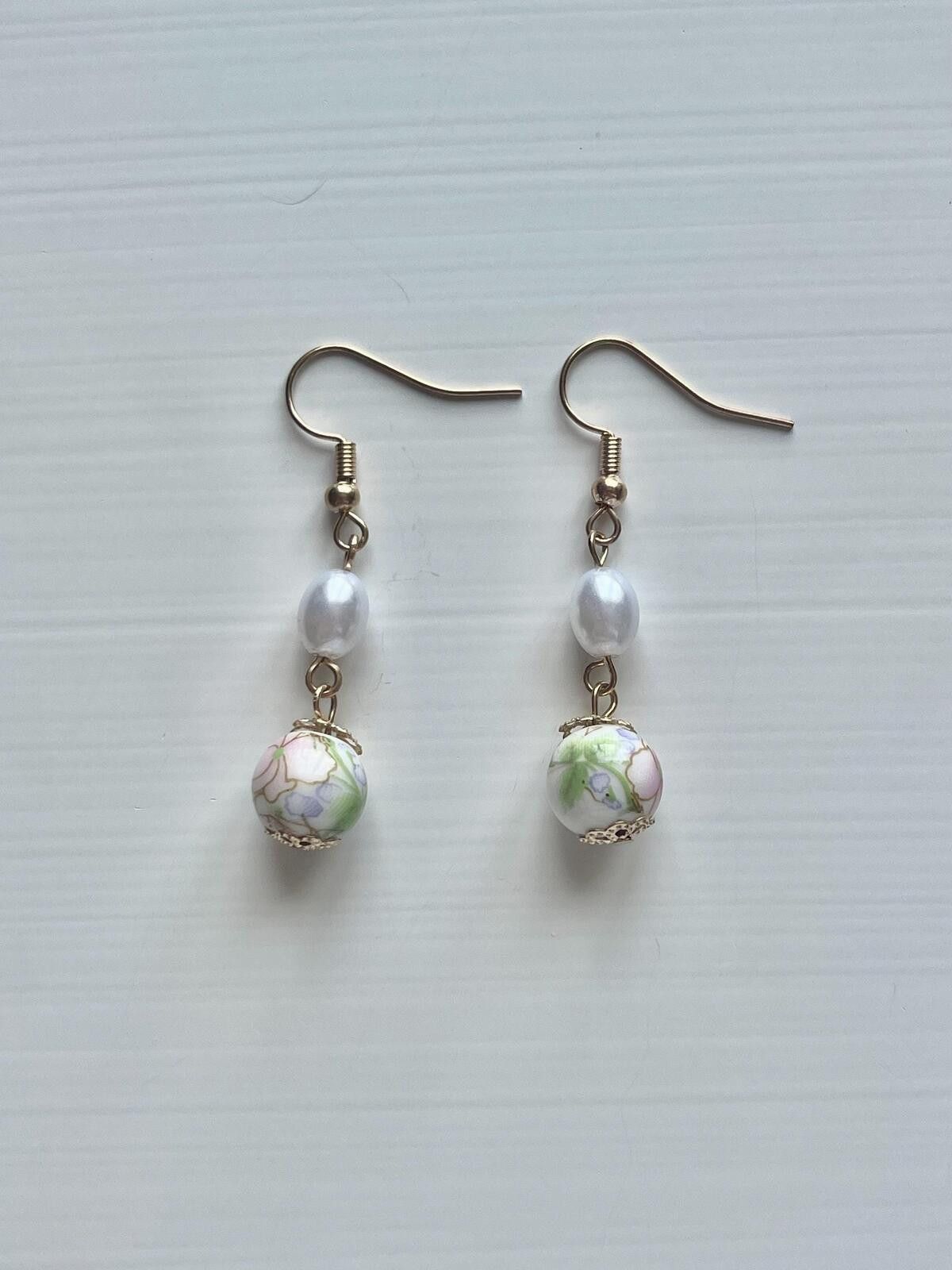 Other Gold pink white pearl drop earrings Size ONE SIZE - 1 Thumbnail