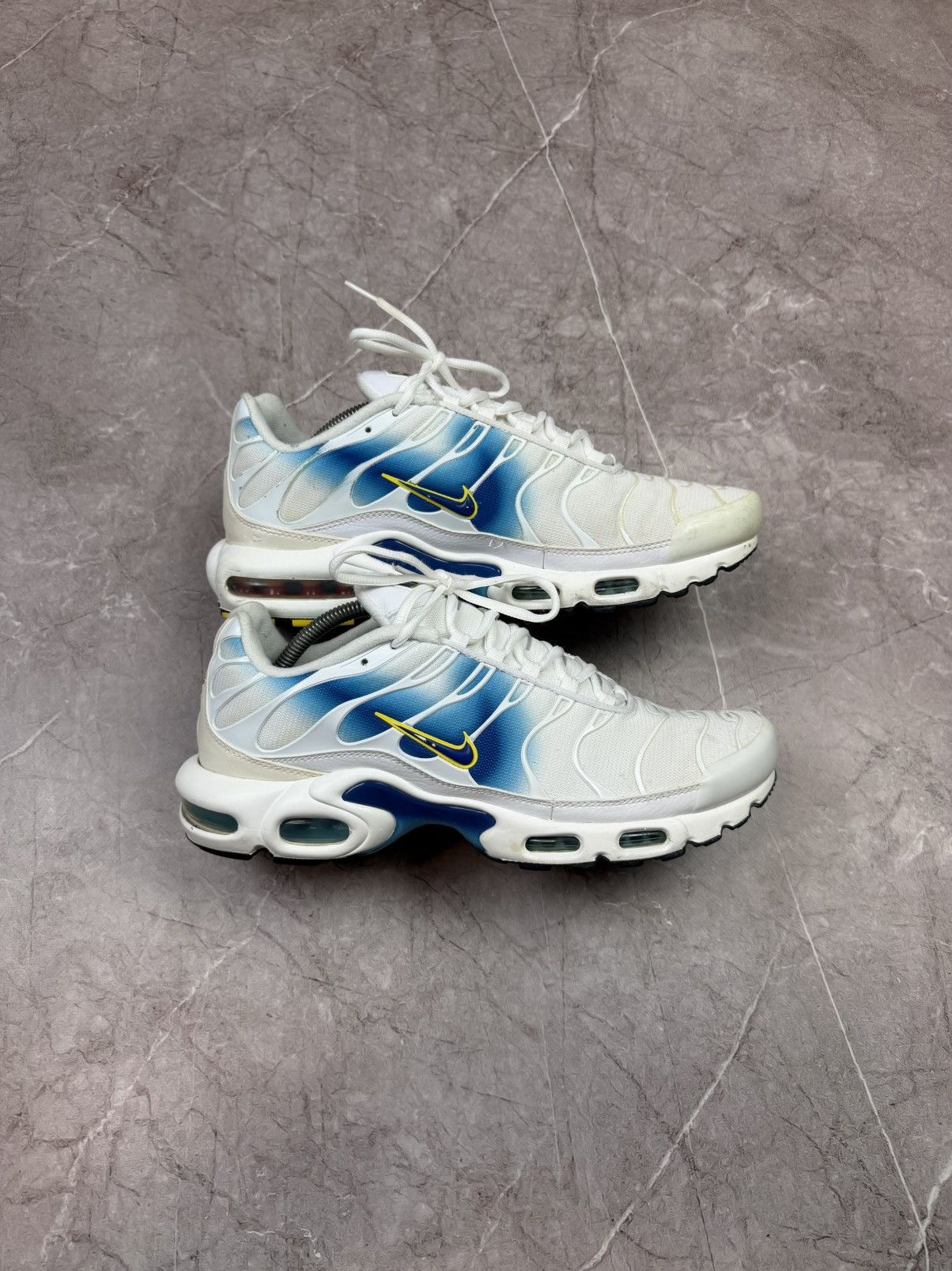 Nike Nike Air Max Plus TN "White Blue Gradient" / Yellow Swoosh Size US 11 / EU 44 - 2 Thumbnail