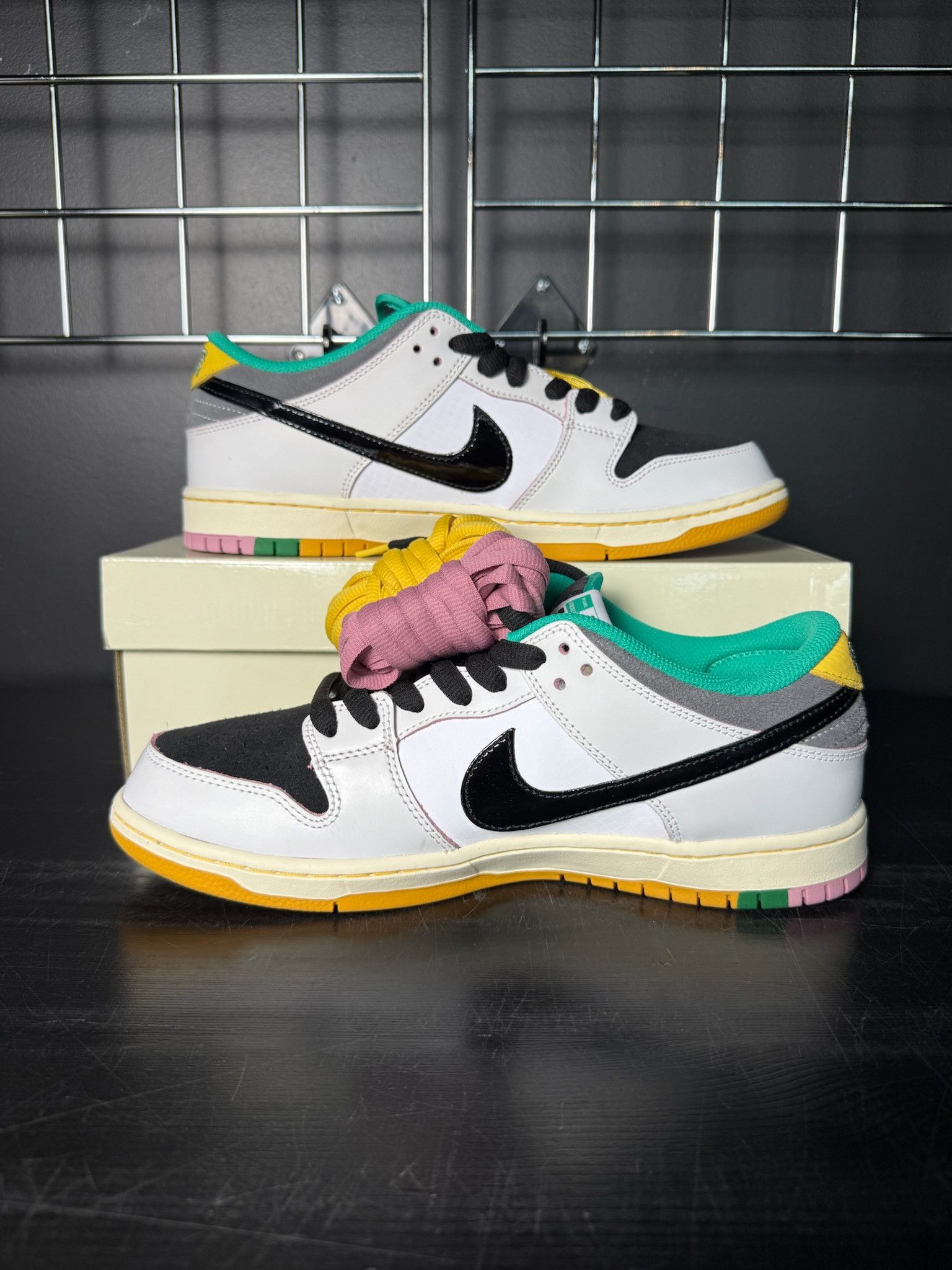 Nike Nike SB Dunk Low x CSEF Size US 10.5 / EU 43-44 - 2 Thumbnail