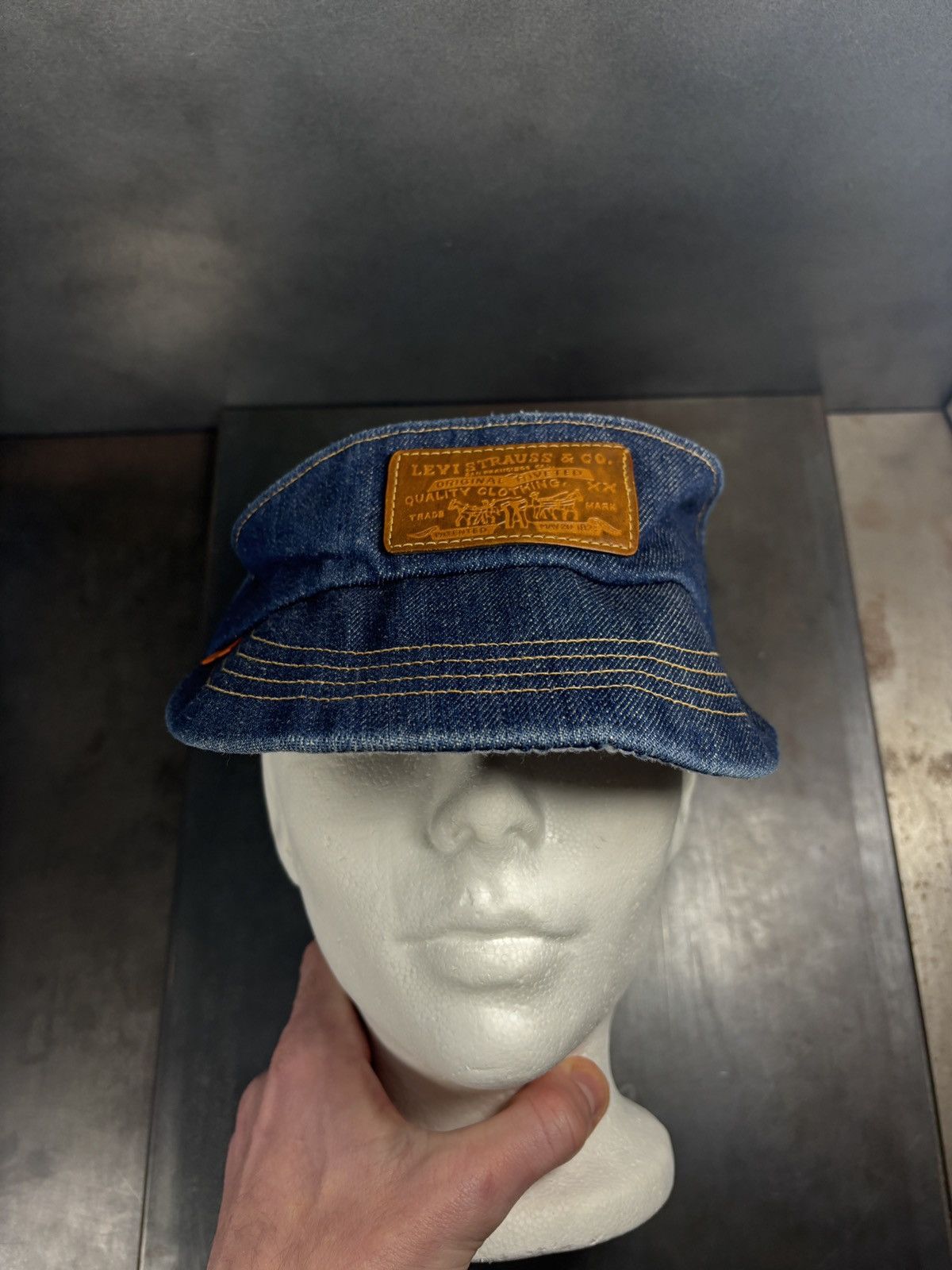 Levi's 1970s Levi's Orange Tab Hat 70s Vintage Dark Denim Visor Cap Size ONE SIZE - 10 Thumbnail