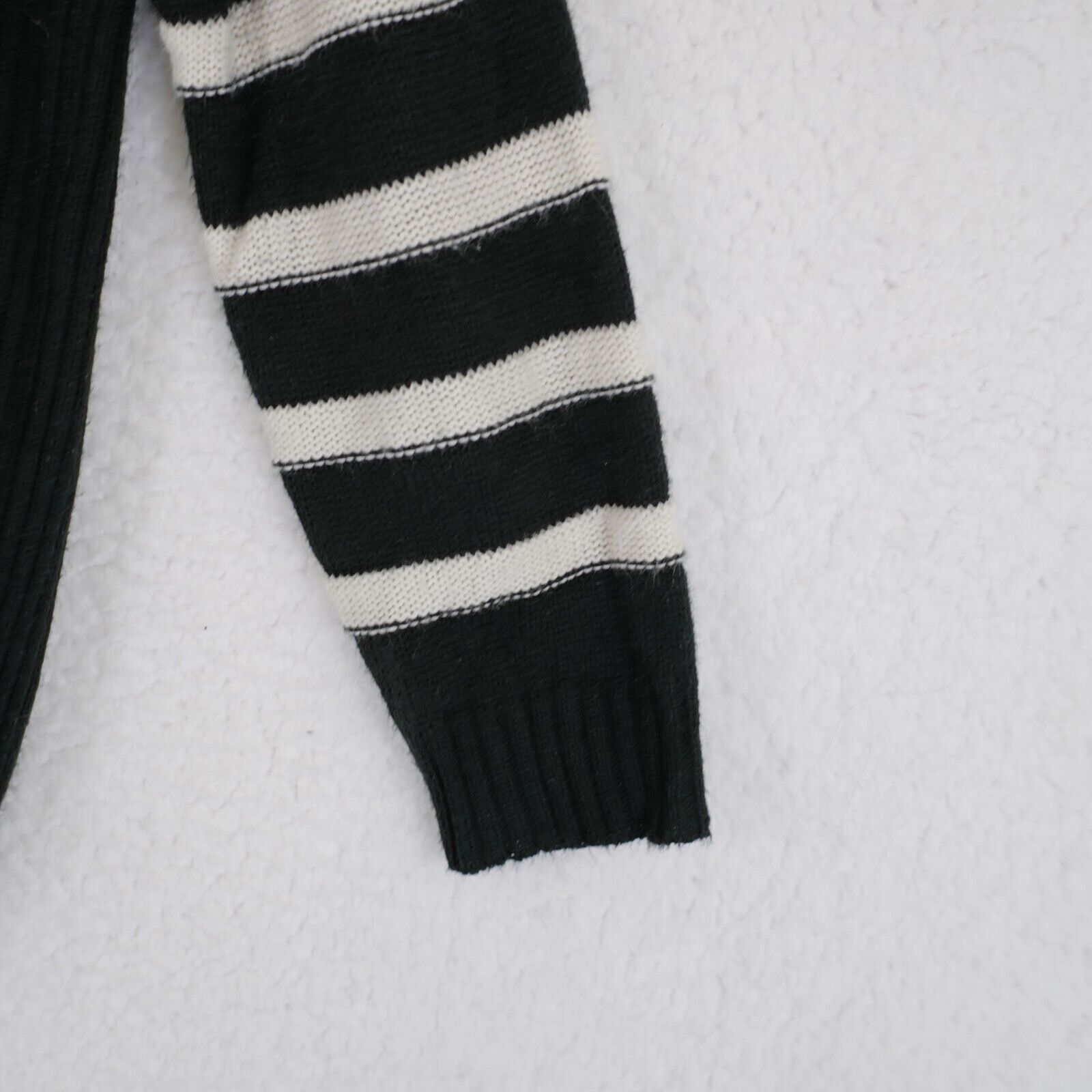 St. Johns Bay St. John's Bay PM Black White Striped Cableknit Shirttail He Size M / US 6-8 / IT 42-44 - 3 Thumbnail